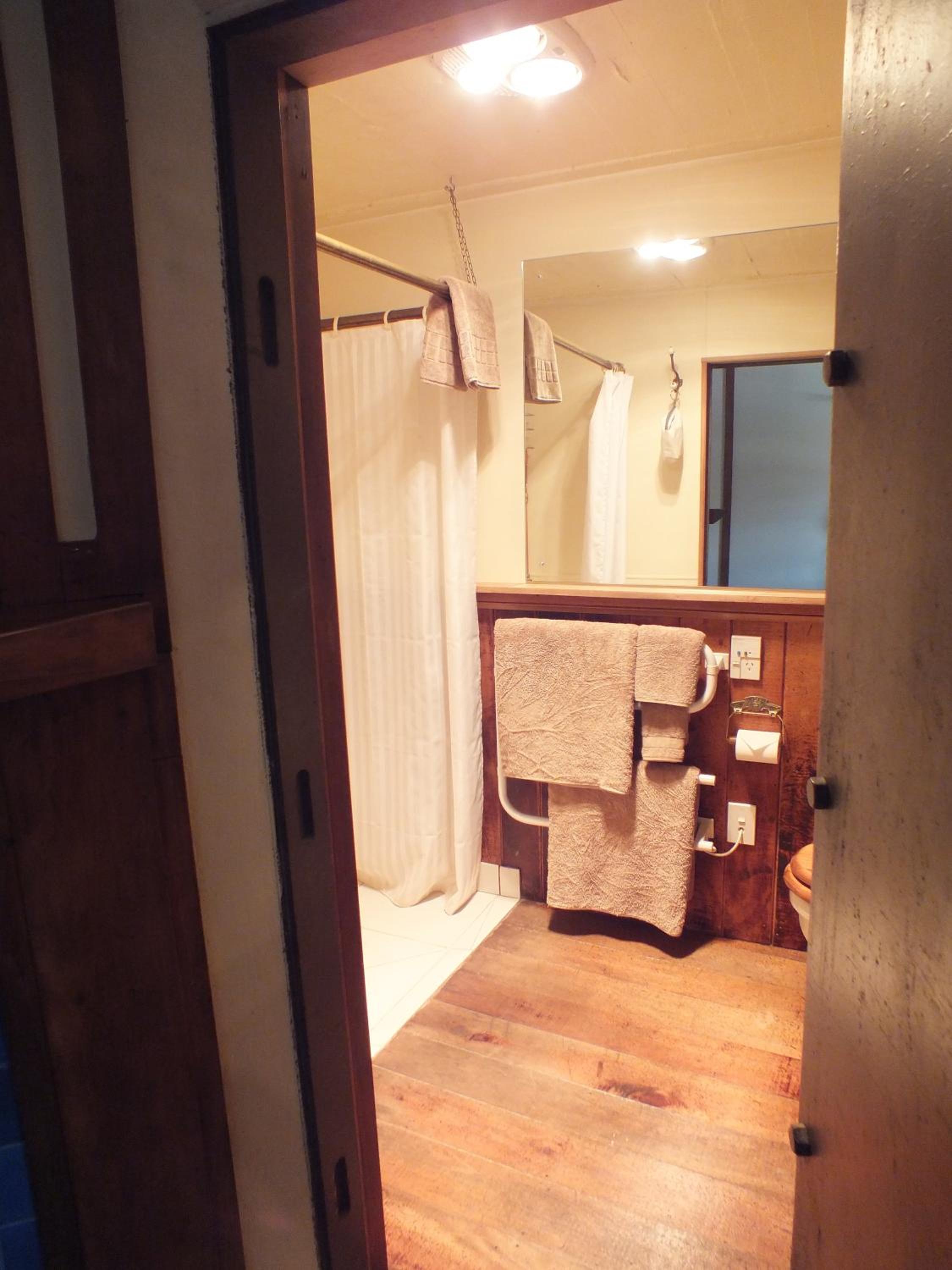 Deluxe Double Room with Shower photo 3