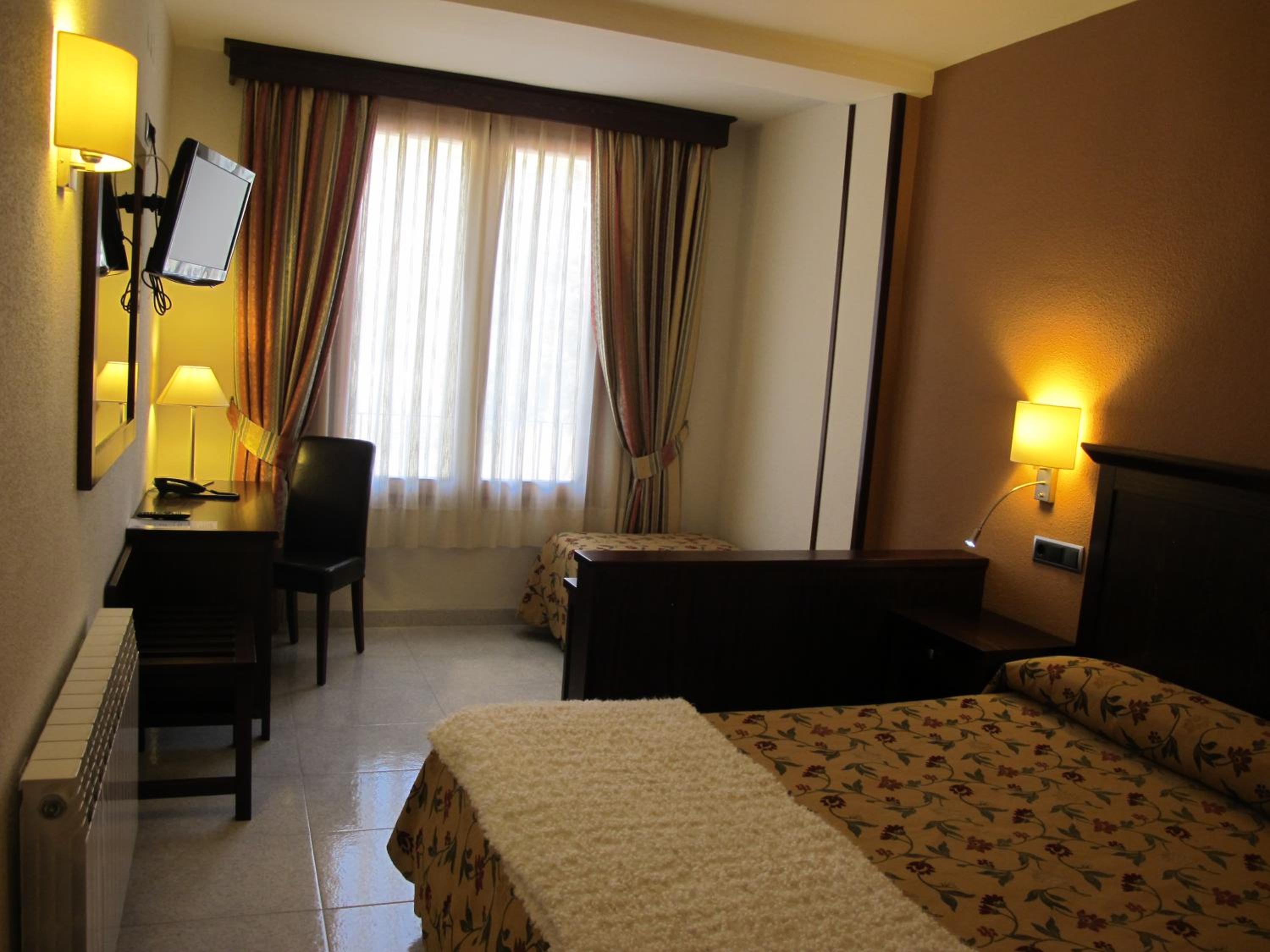 Economy Double or Twin Room photo 2