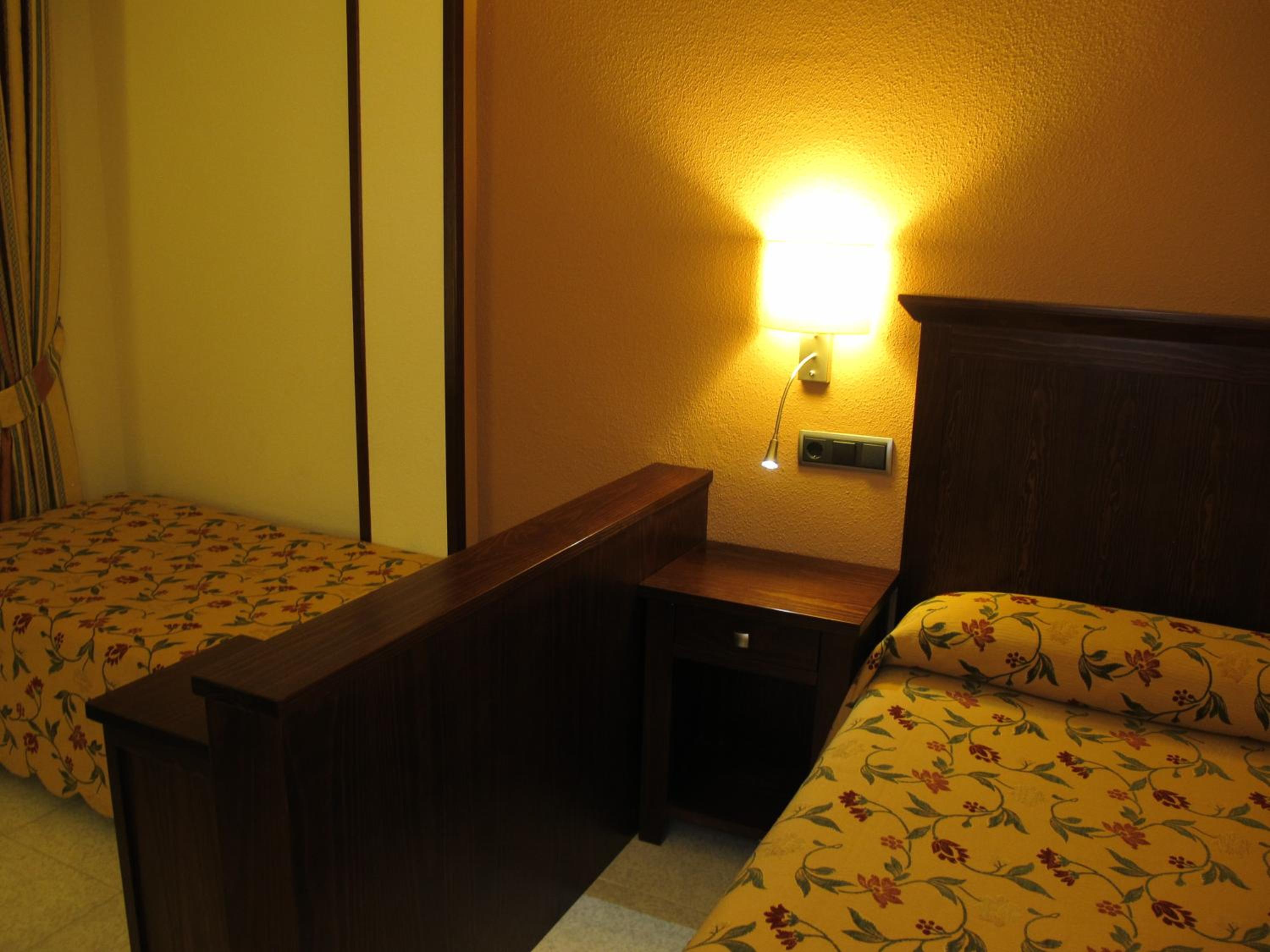 Economy Double or Twin Room photo 3