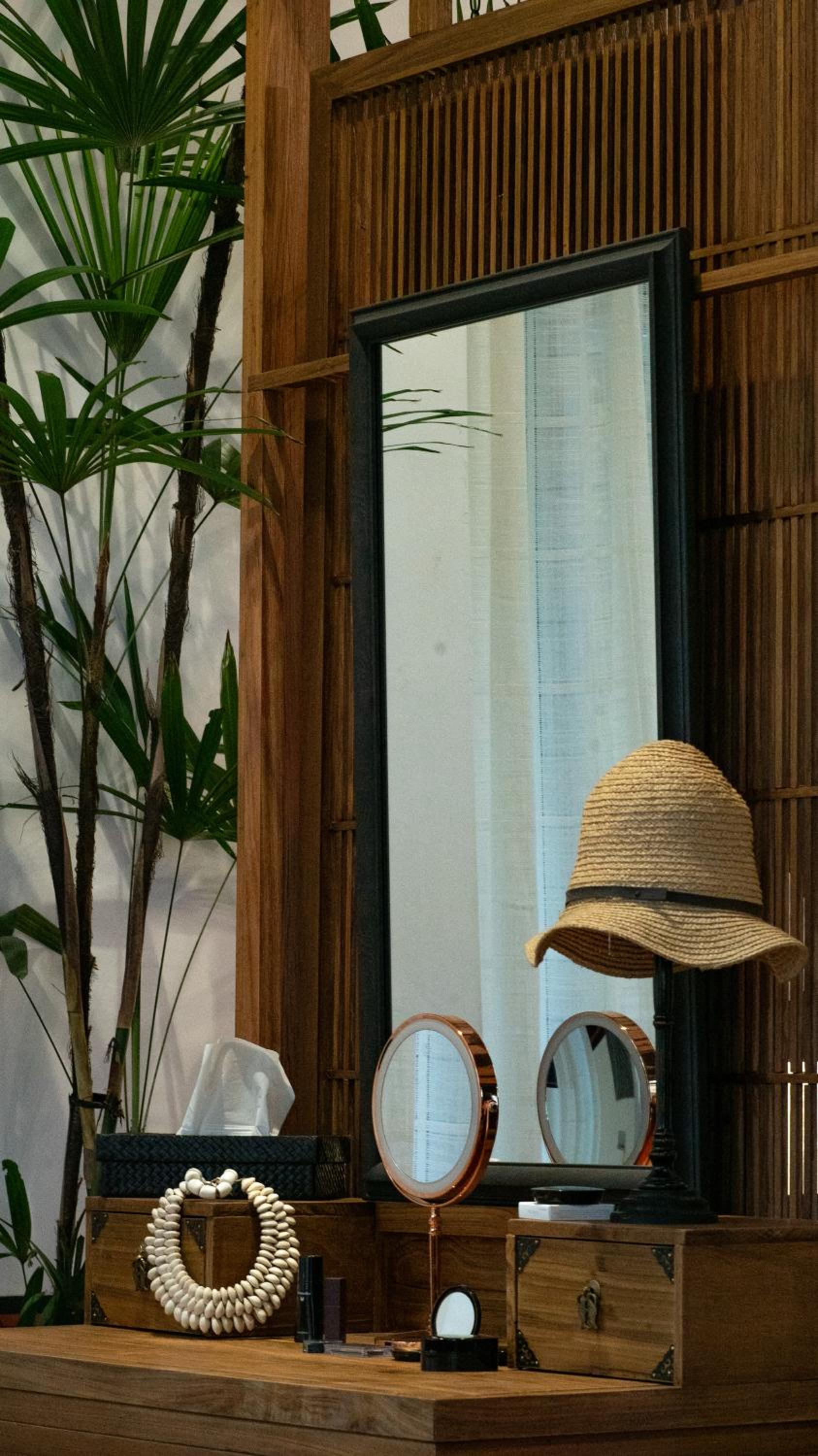 King Suite with Pool View - Photo 17