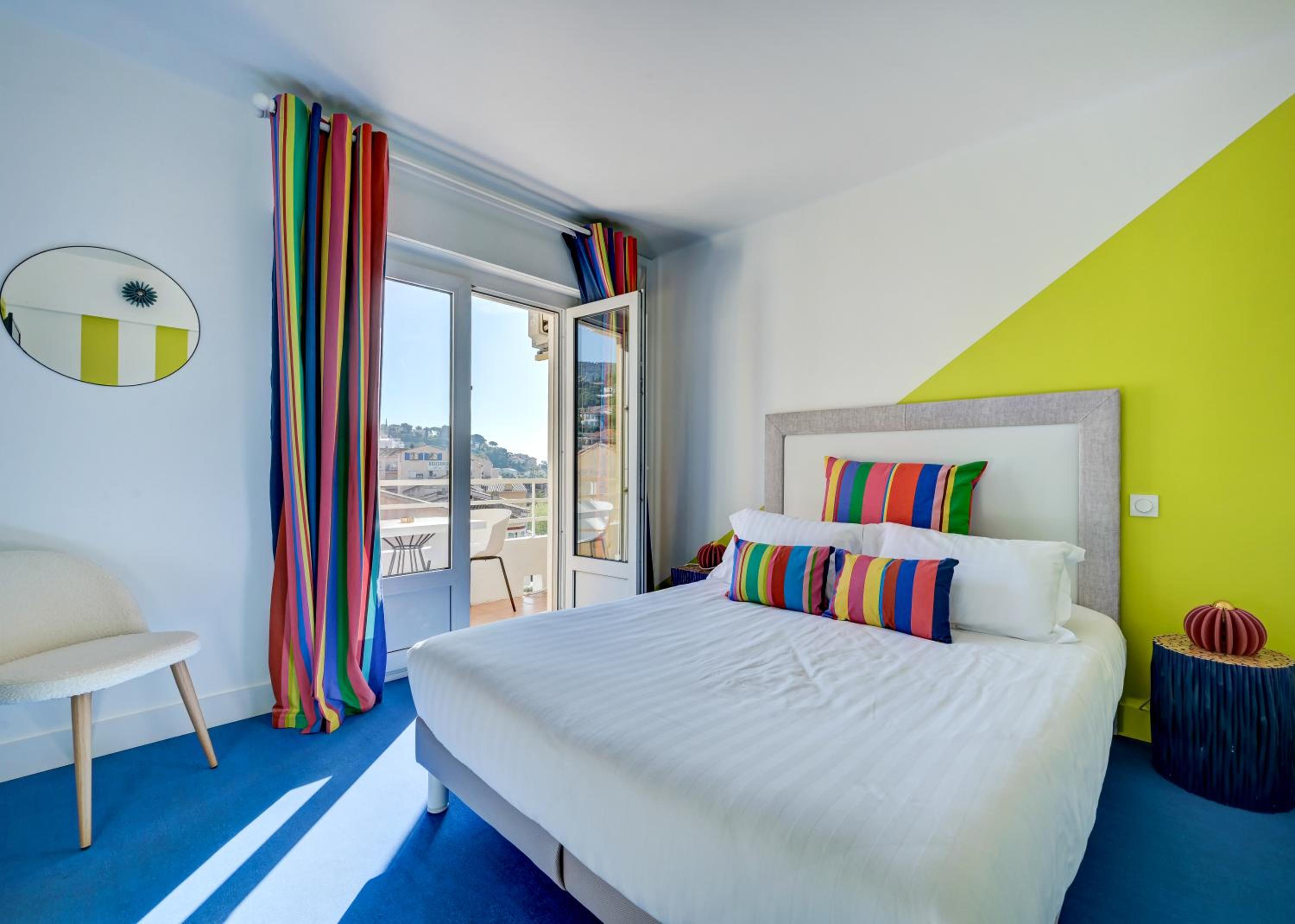 Double Room with Balcony and Partial Sea View