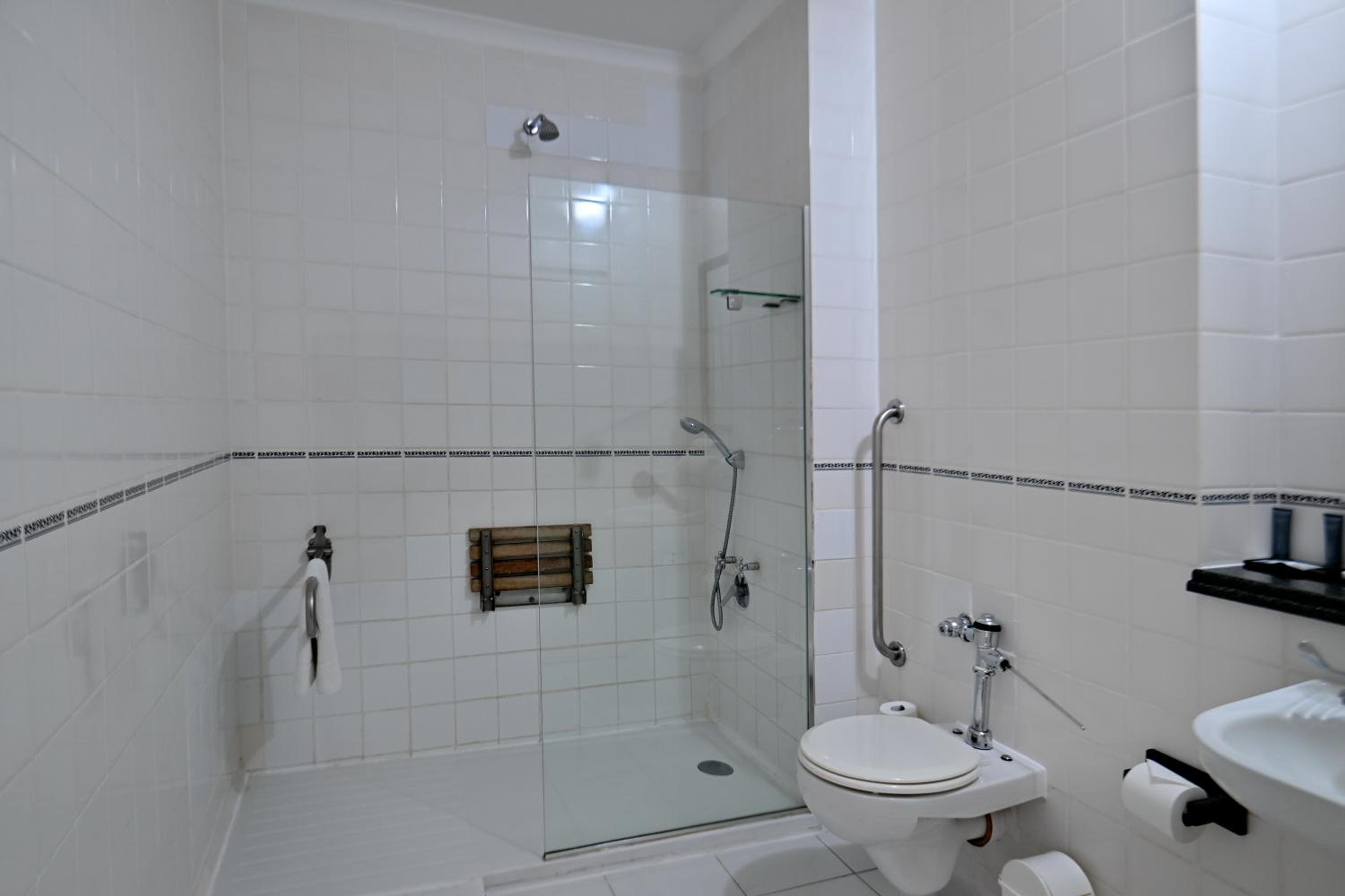 Double Room - Disability Access photo 2
