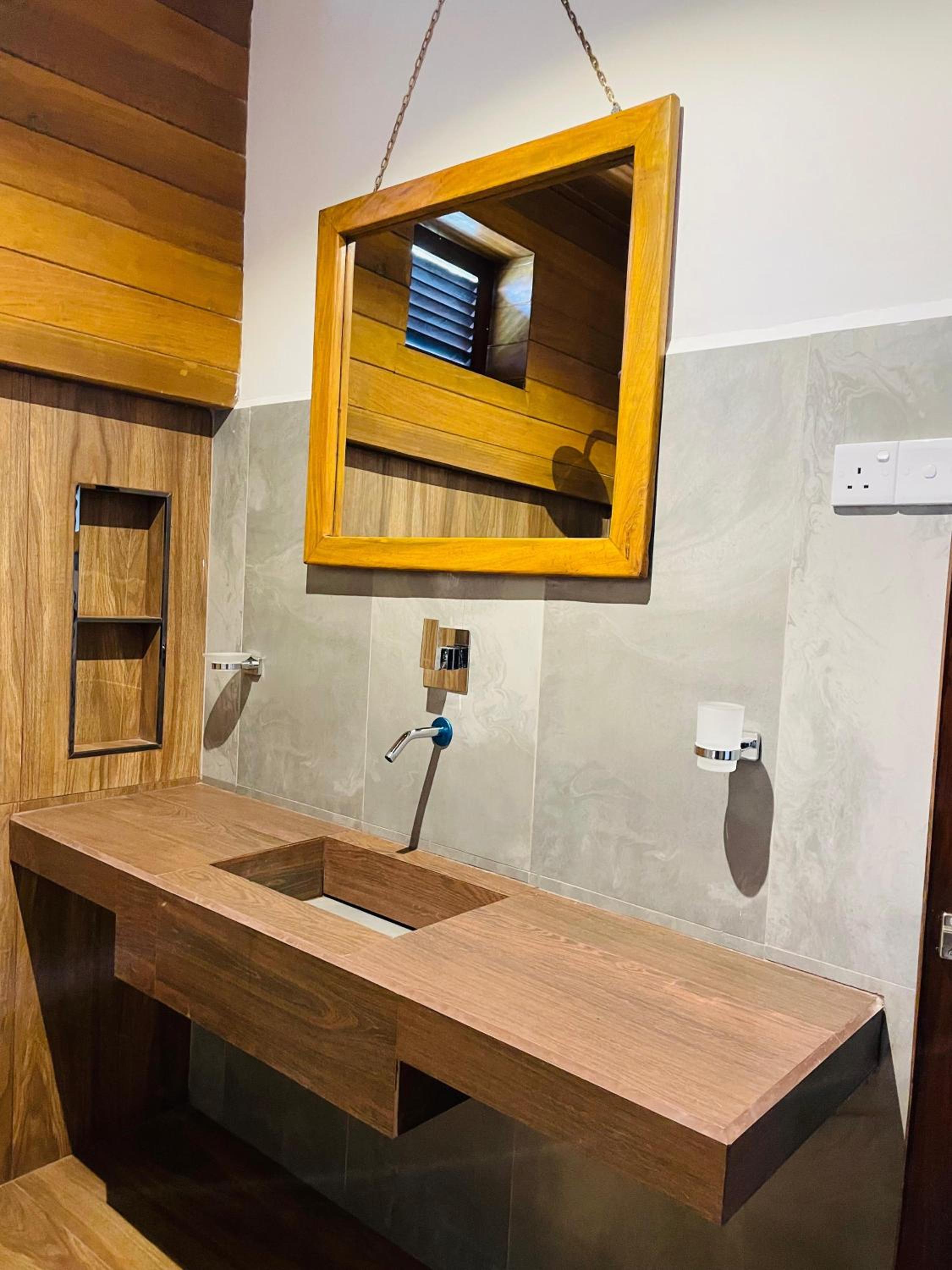 Deluxe Double Room with Balcony photo 3
