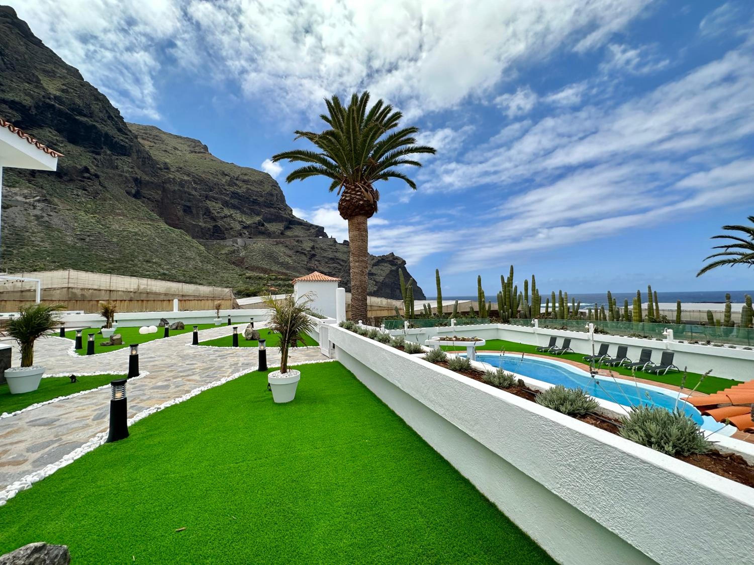 Villa with Sea View photo 2