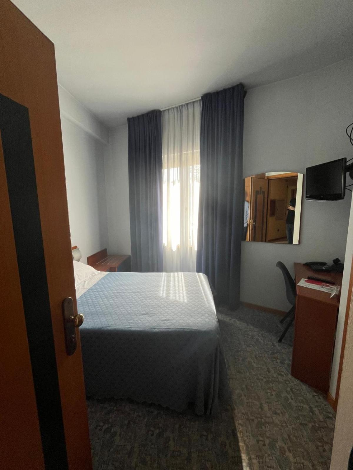 Small Double Room photo 2