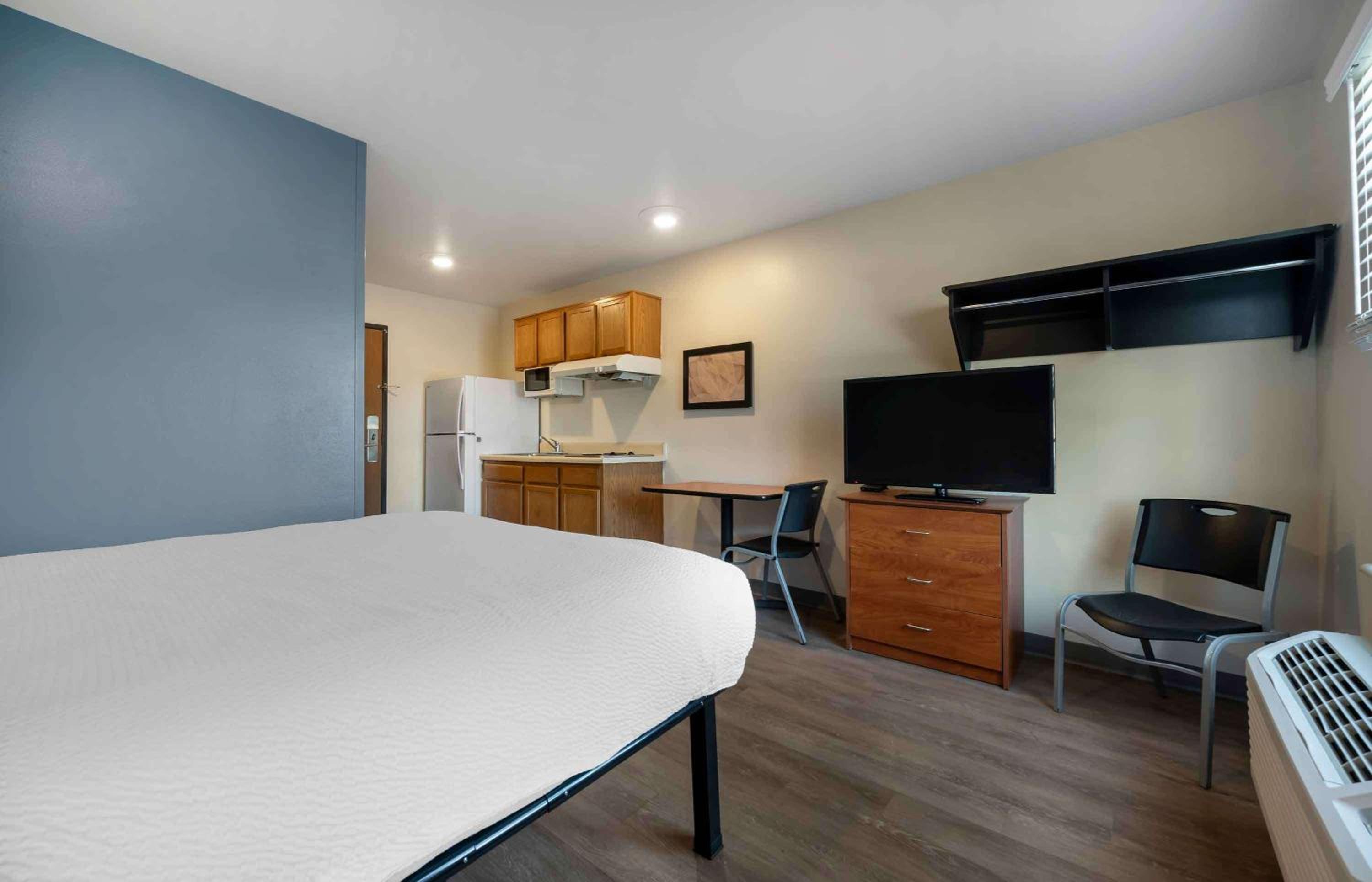 Double Suite - Non-Smoking - Photo 1