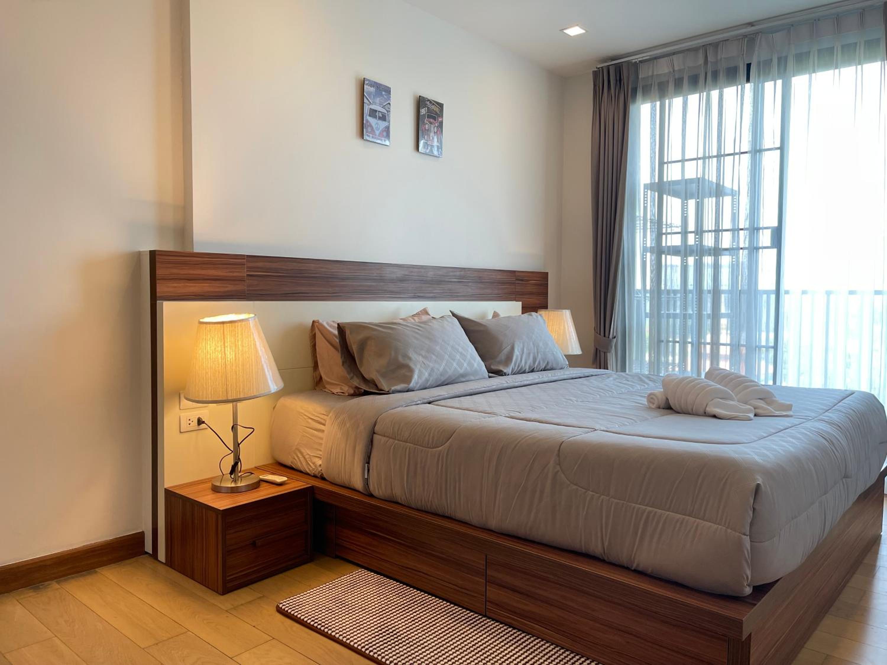 One-Bedroom Apartment