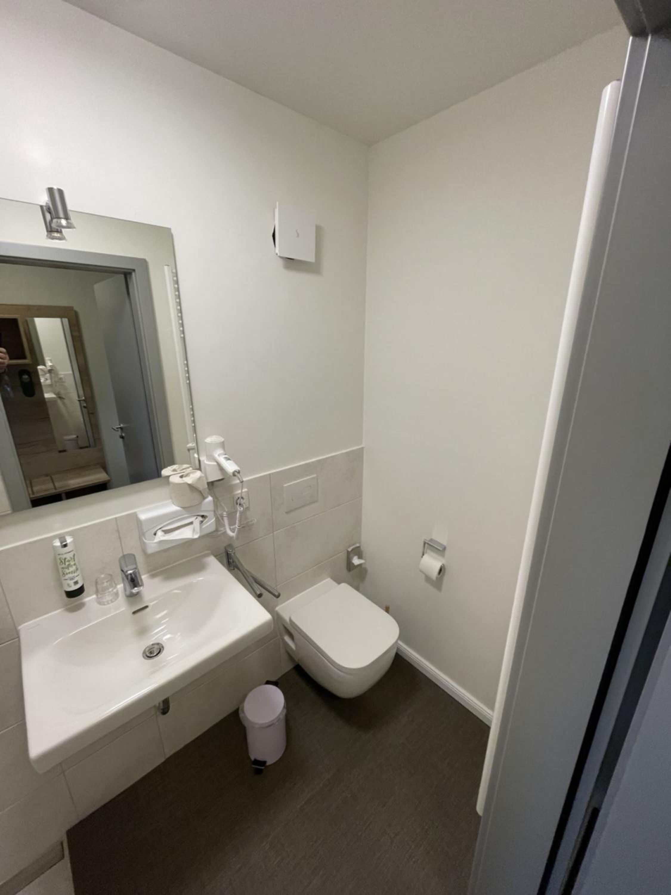 Budget Single Room photo 3