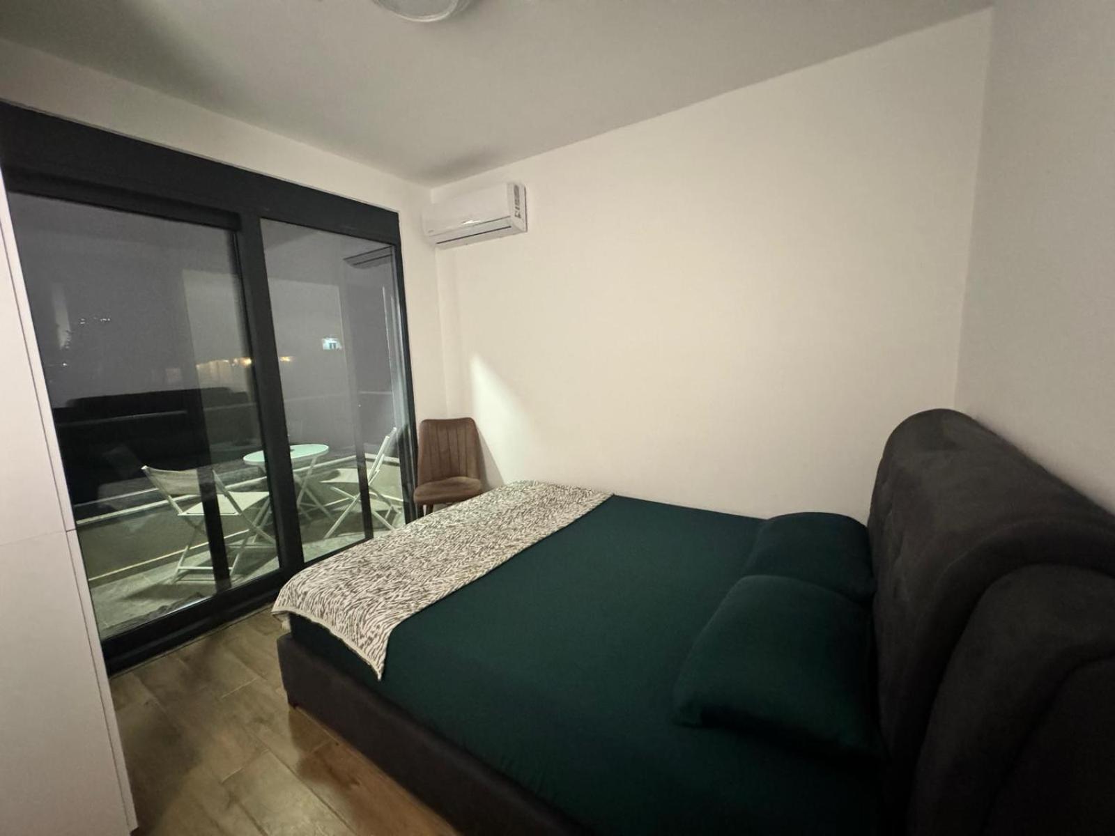 Apartment photo 2