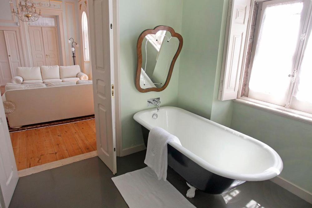 Deluxe Suite with River View - Photo 14