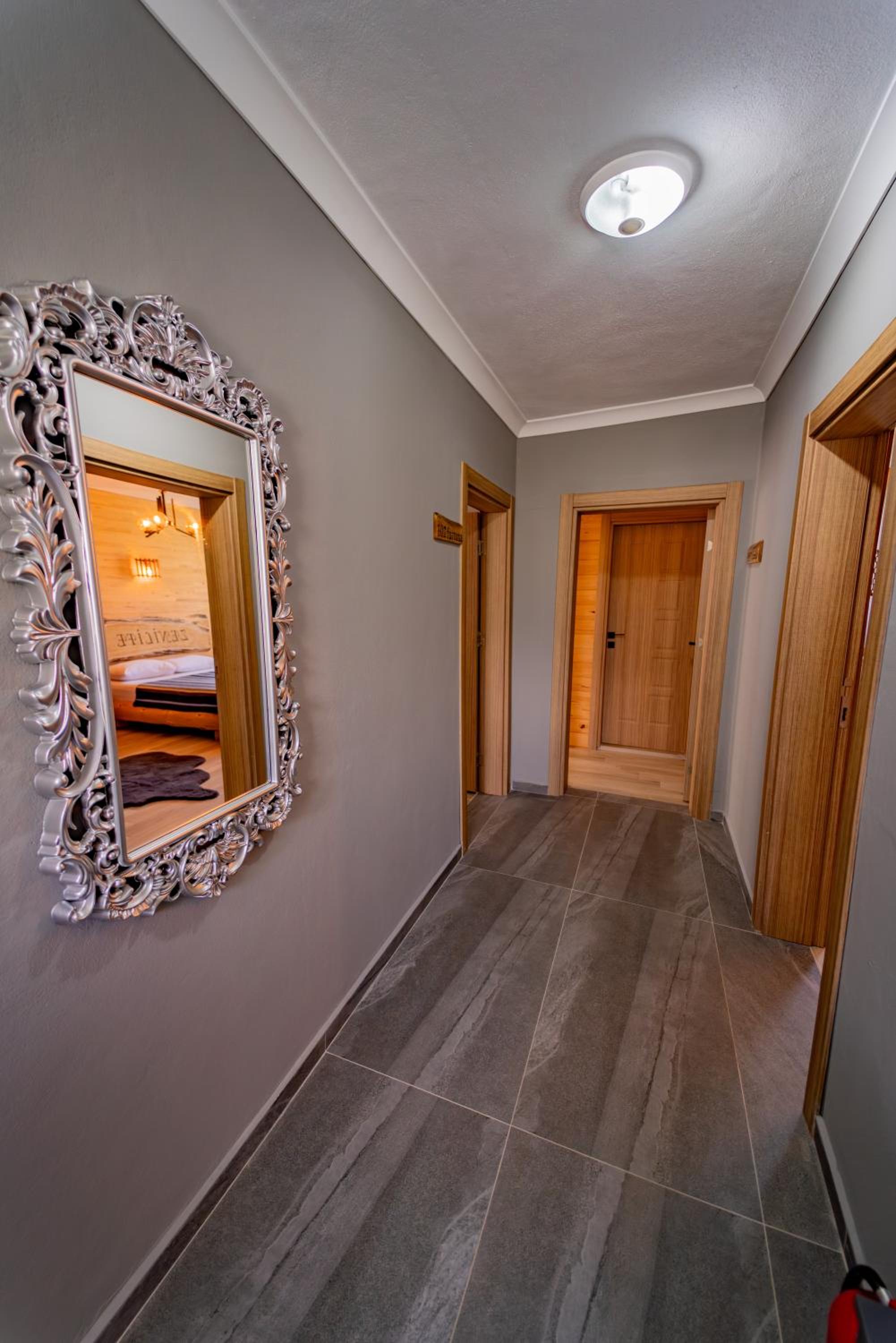 Deluxe Suite photo 3