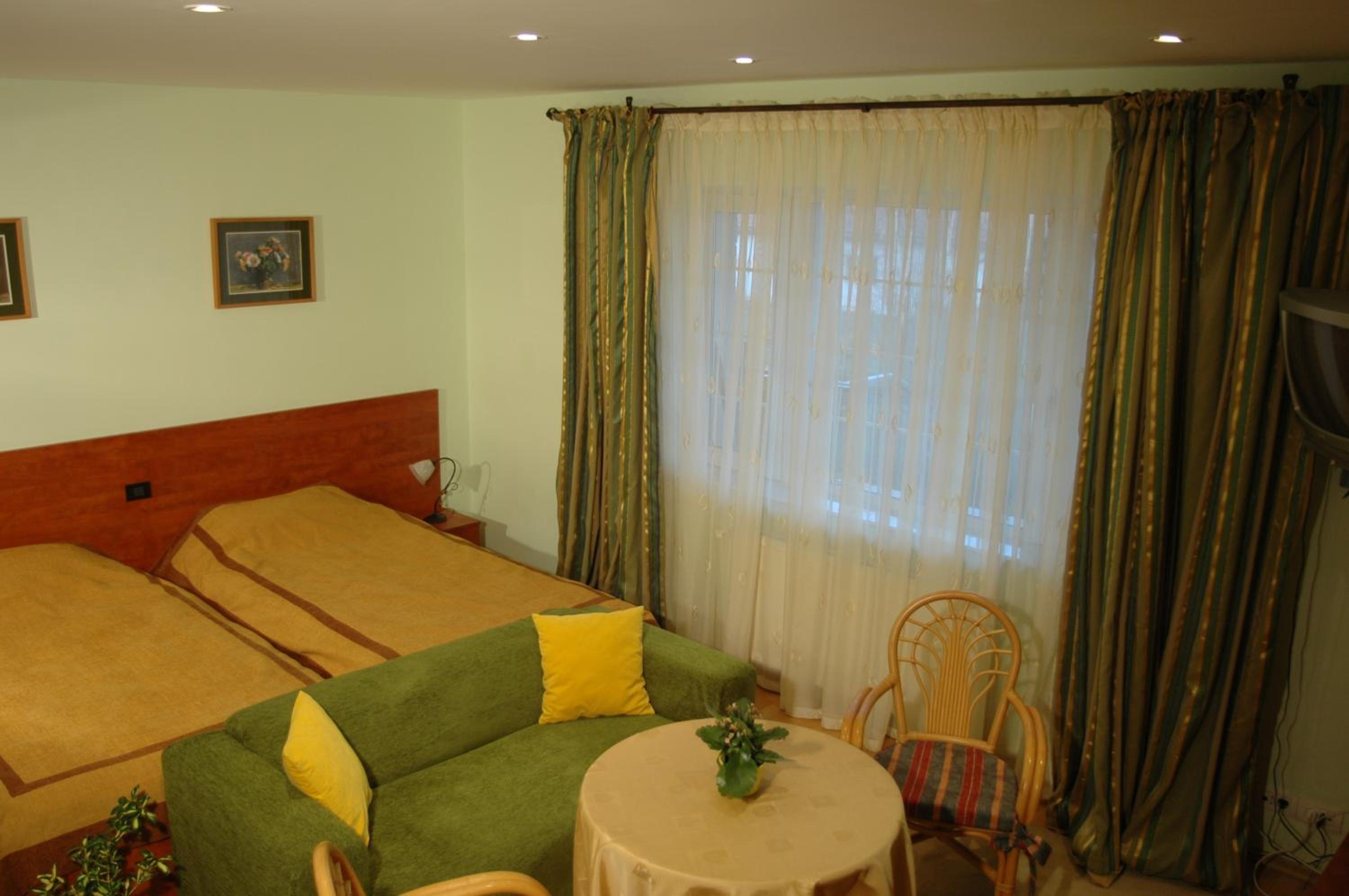 Standard Double Room photo 2