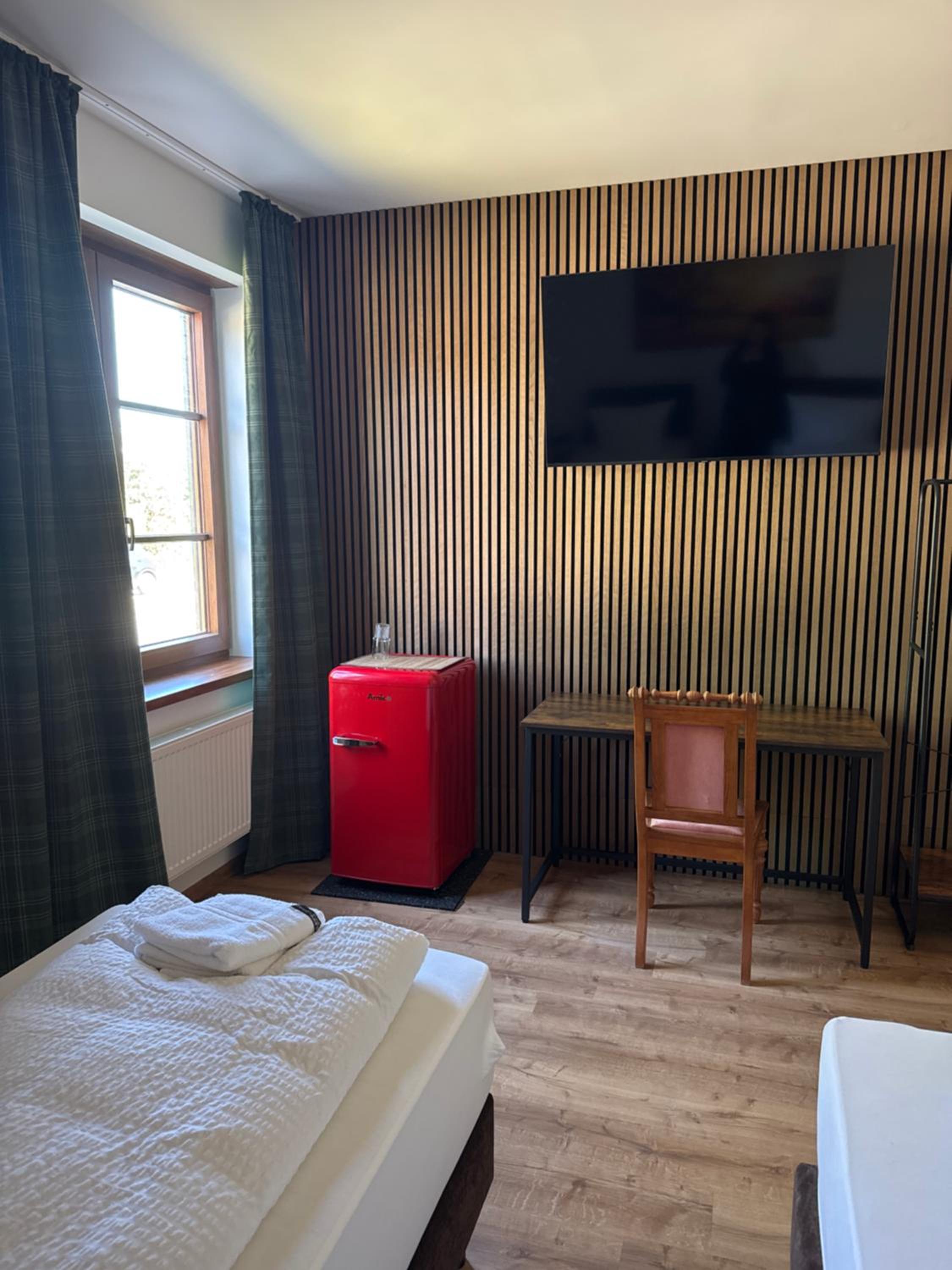 Twin Room - Photo 8
