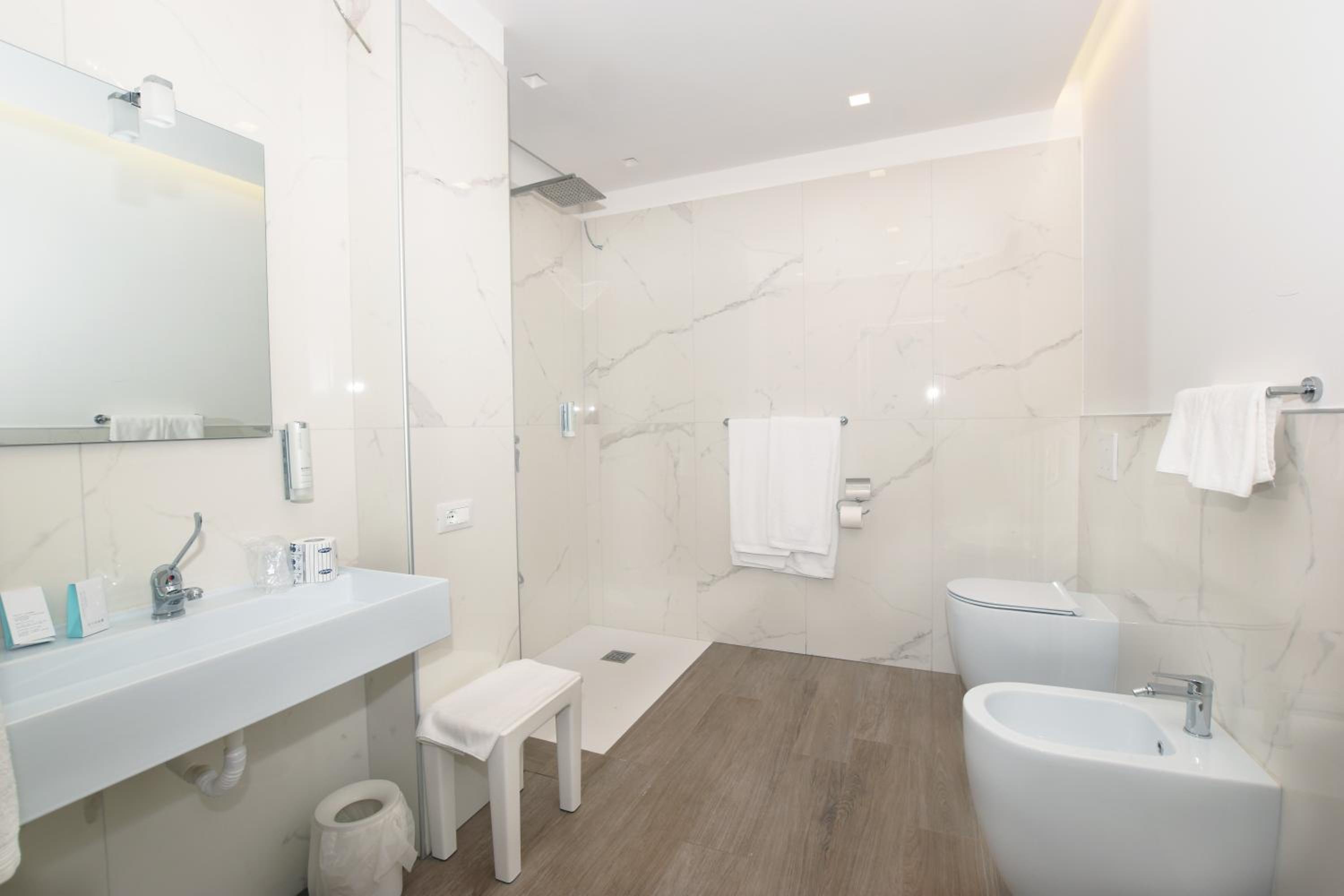 Deluxe Double or Twin Room with Garden View - Photo 2