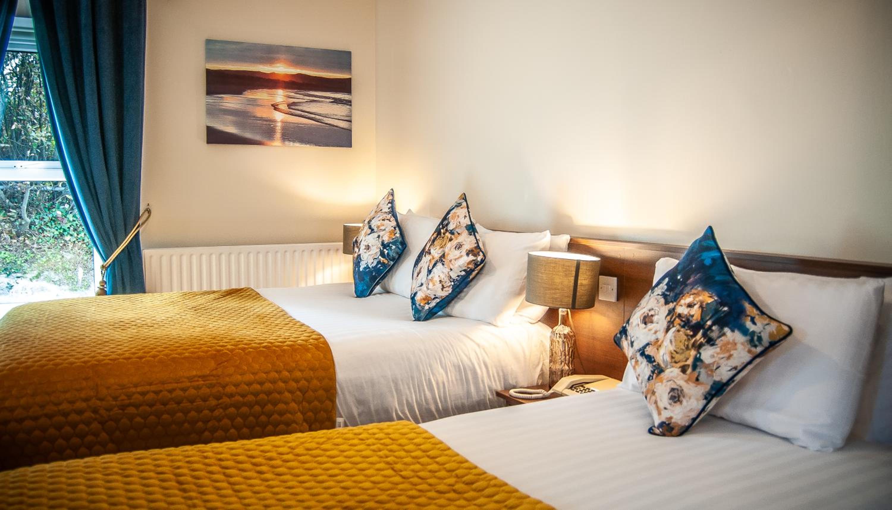 Triple Room (1 Double Bed + 1 Single Bed) - Photo 3