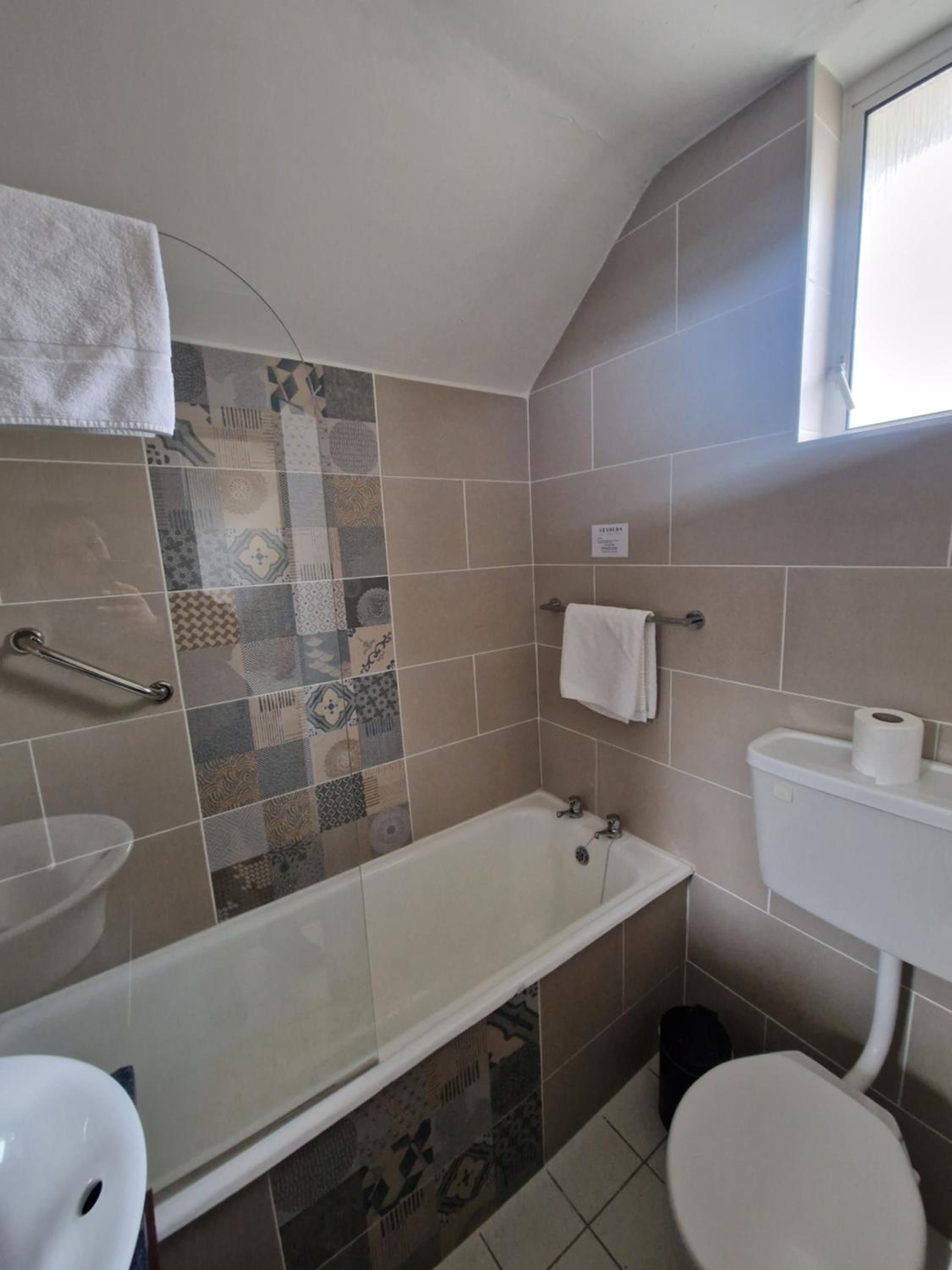 Single Room photo 3
