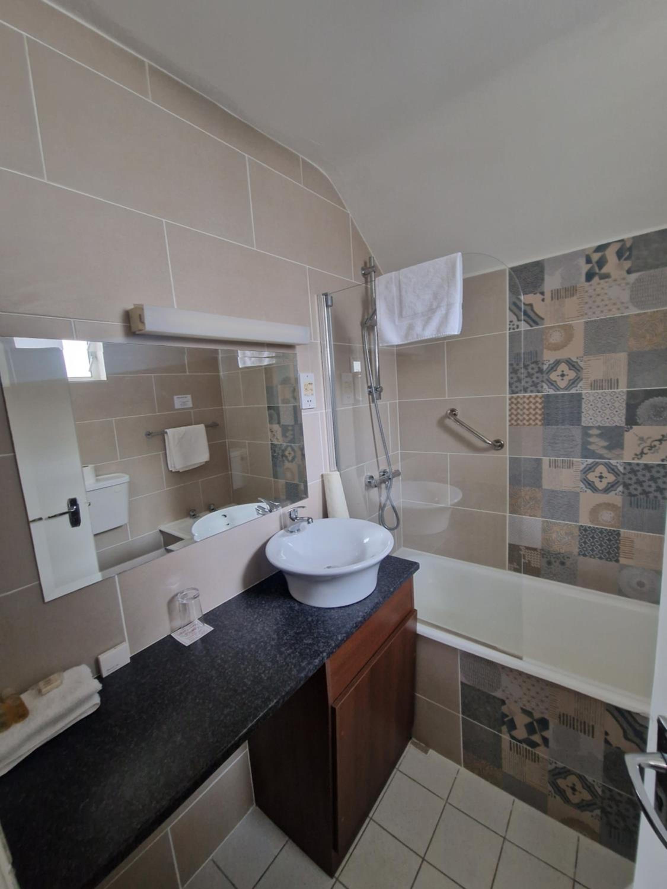 Double Room - Photo 3