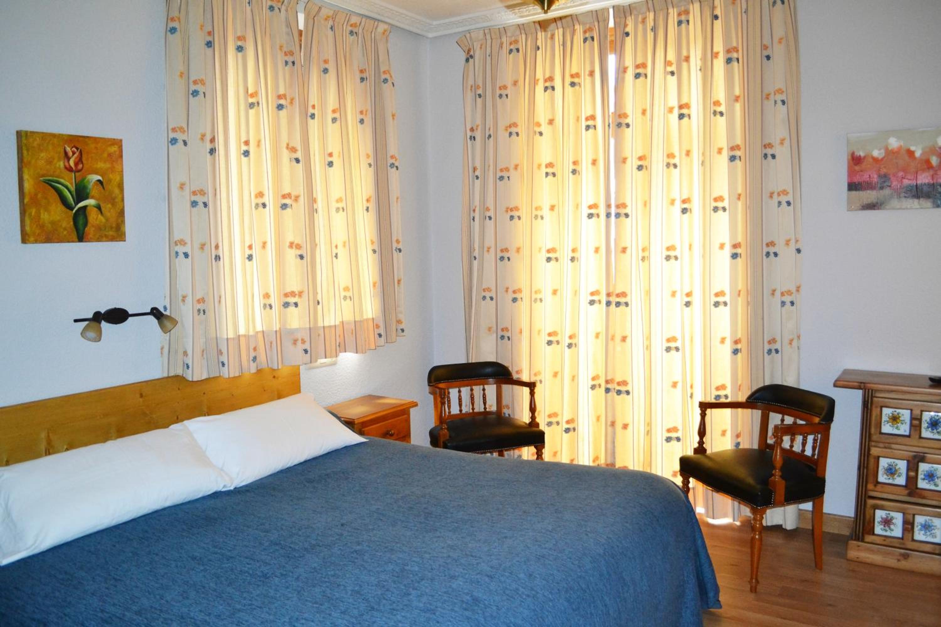 Double or Twin Room - Photo 3