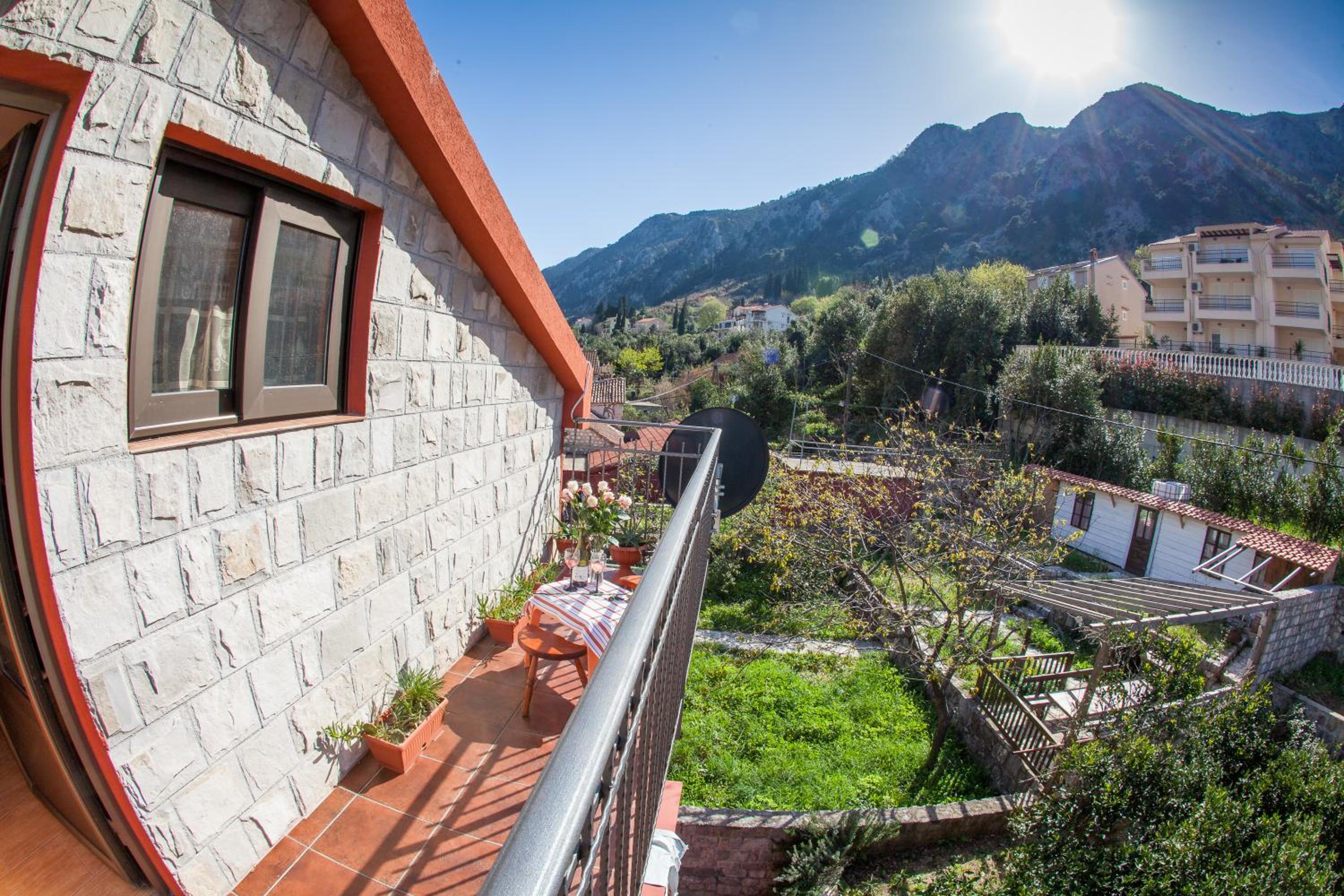One-Bedroom Apartment with Balcony