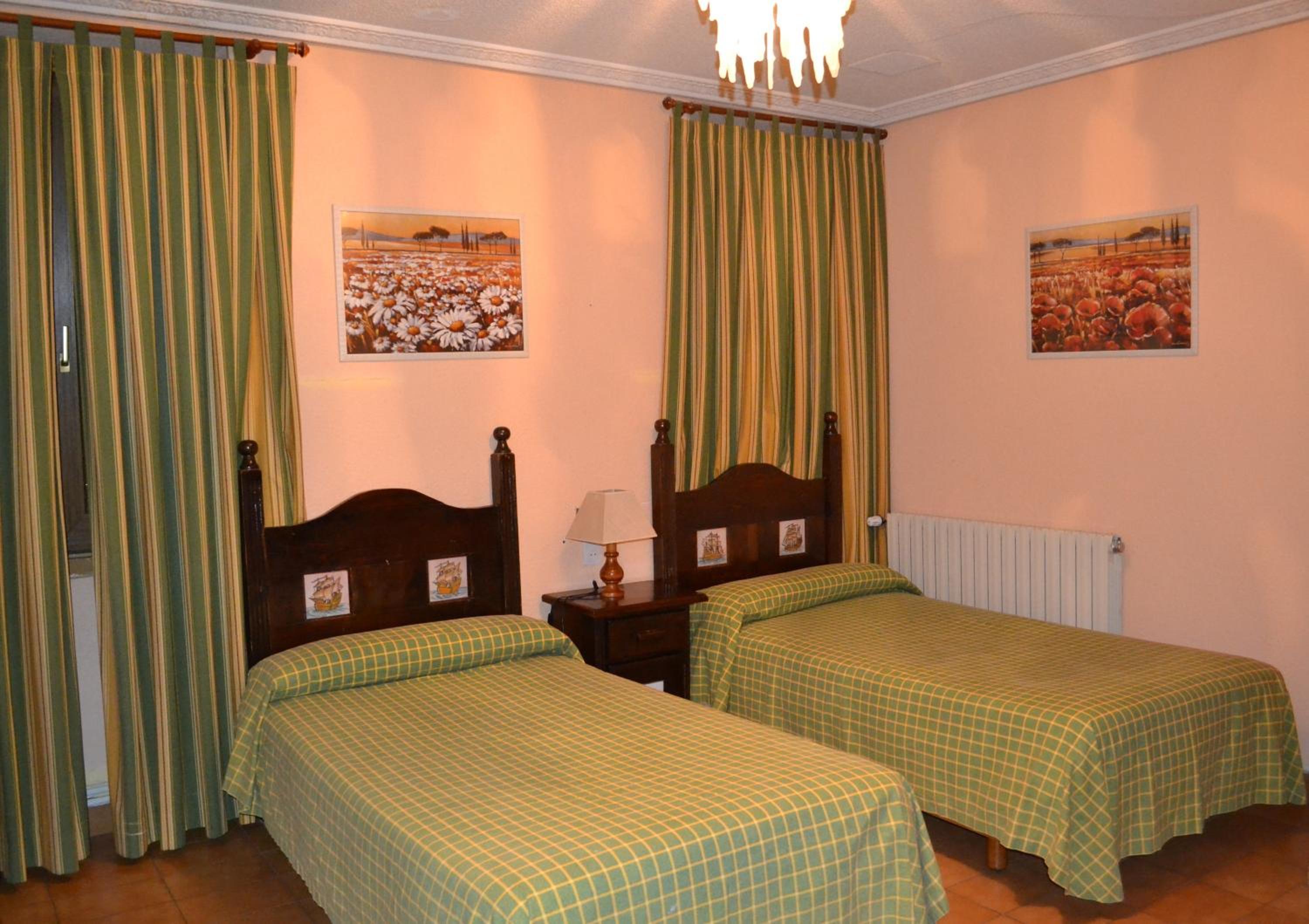 Double or Twin Room - Photo 10