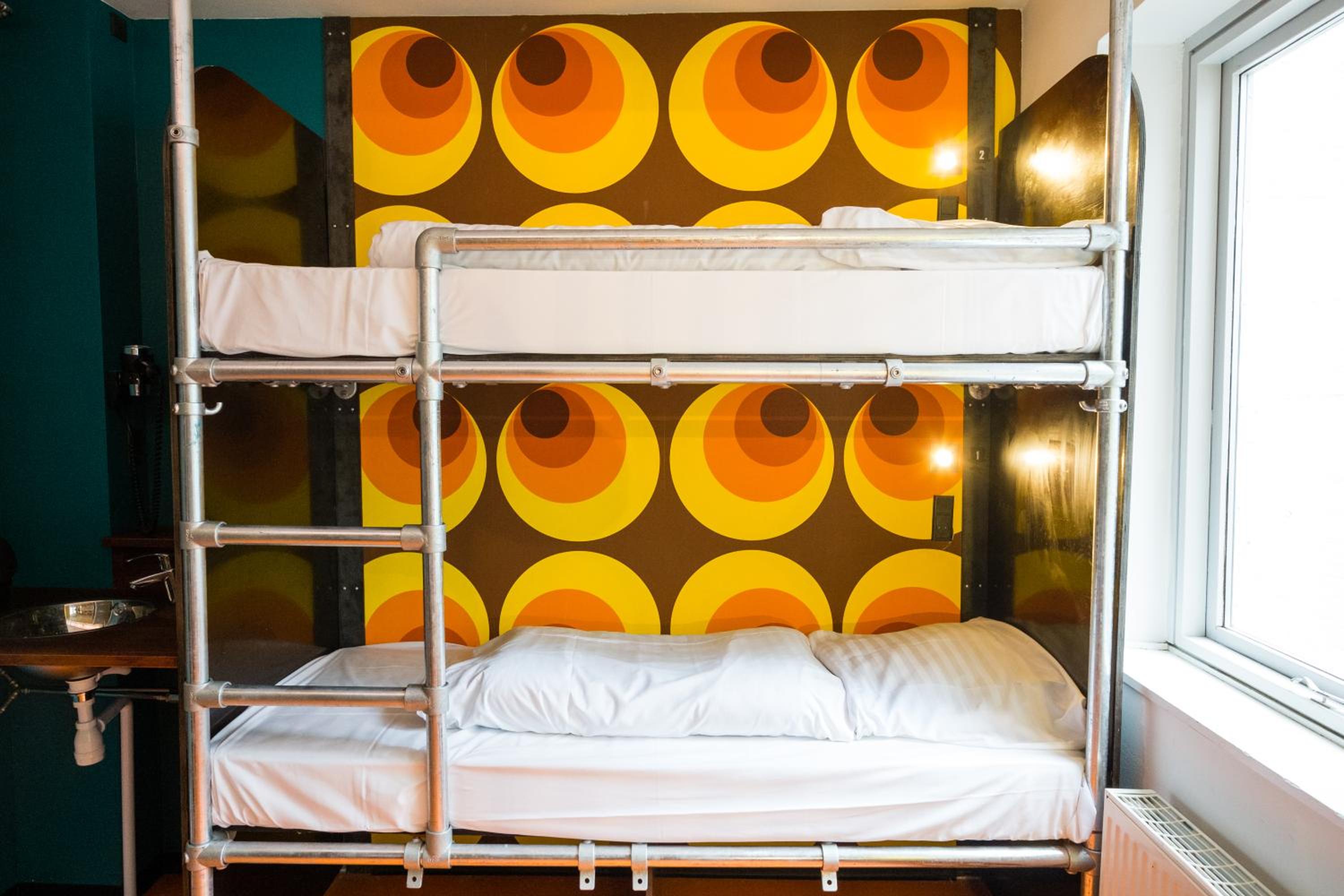 Bed in 6 Bed Mixed Dormitory Room thumbnail 6
