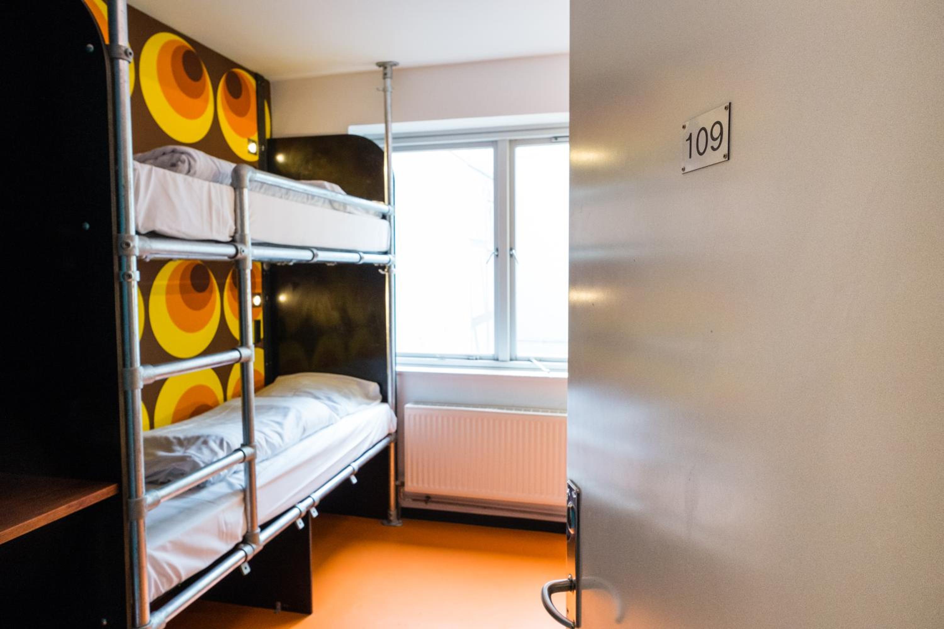 Bed in 6 Bed Mixed Dormitory Room