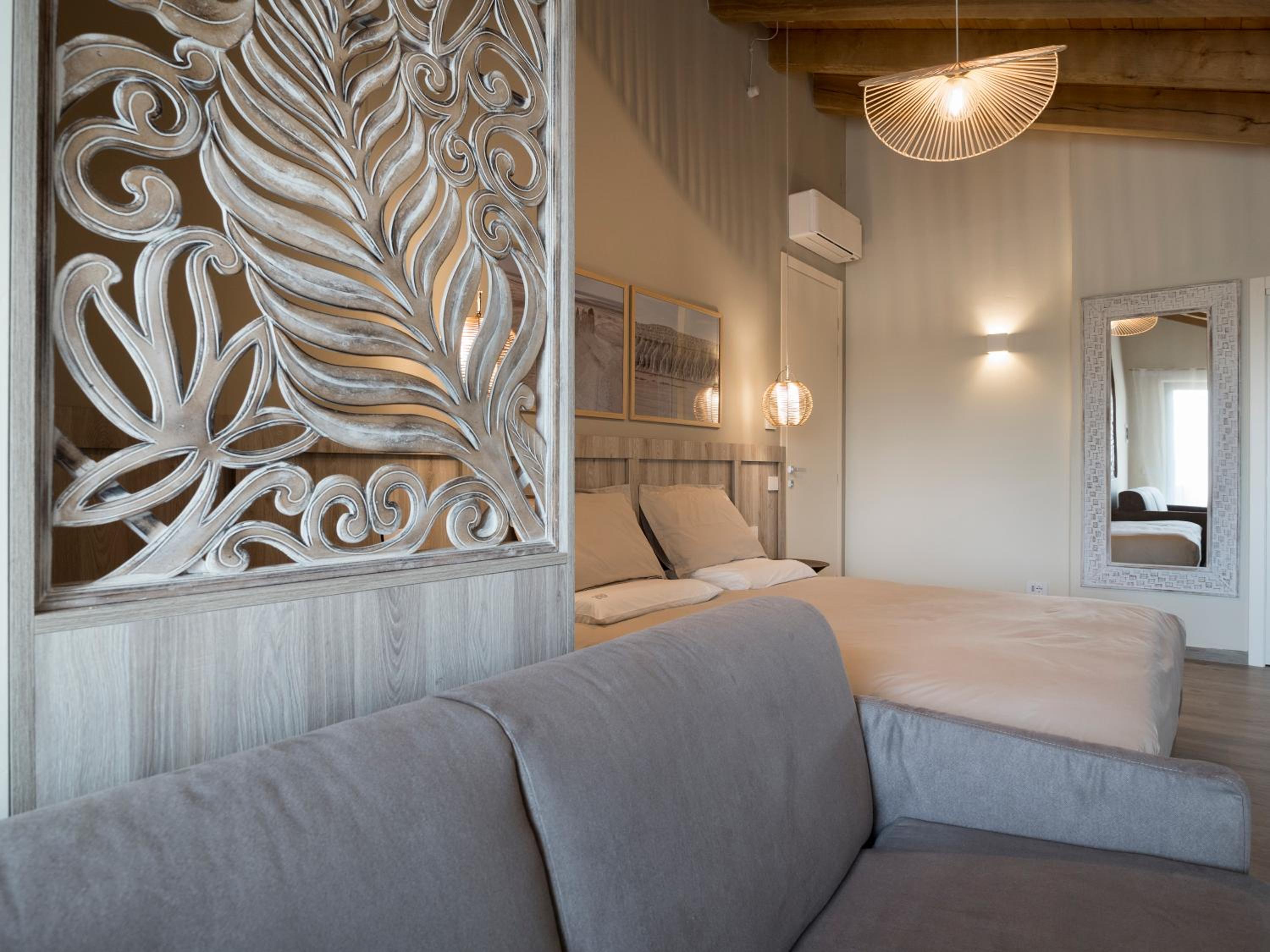 Deluxe Double Room with Balcony photo 2