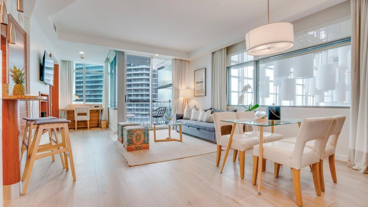 One-Bedroom Apartment with Balcony and Sea View photo 1