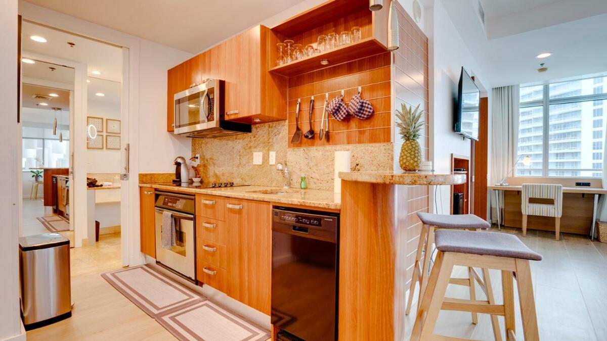One-Bedroom Apartment with Balcony and Sea View photo 2