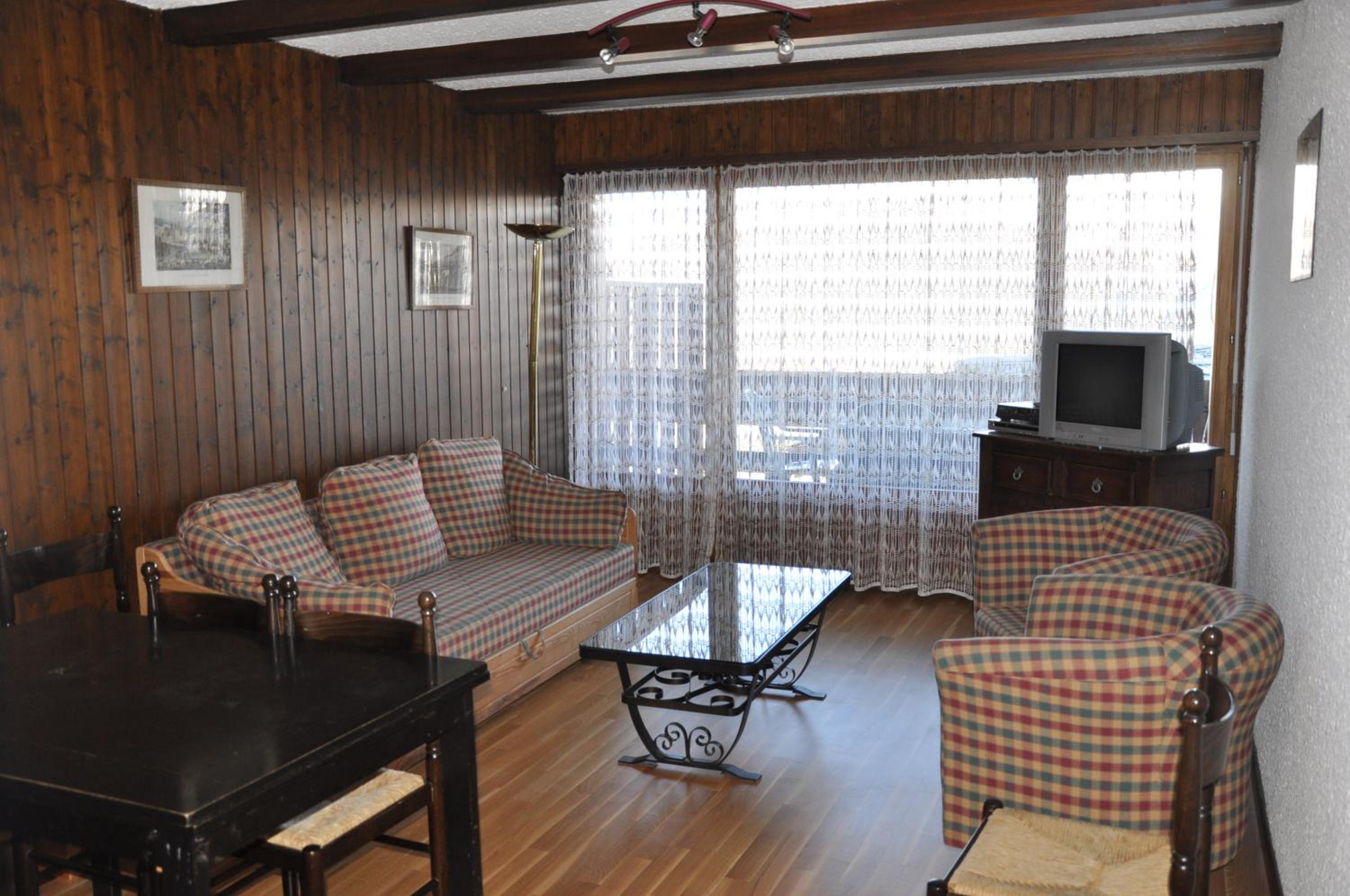 Apartment 201 photo 1