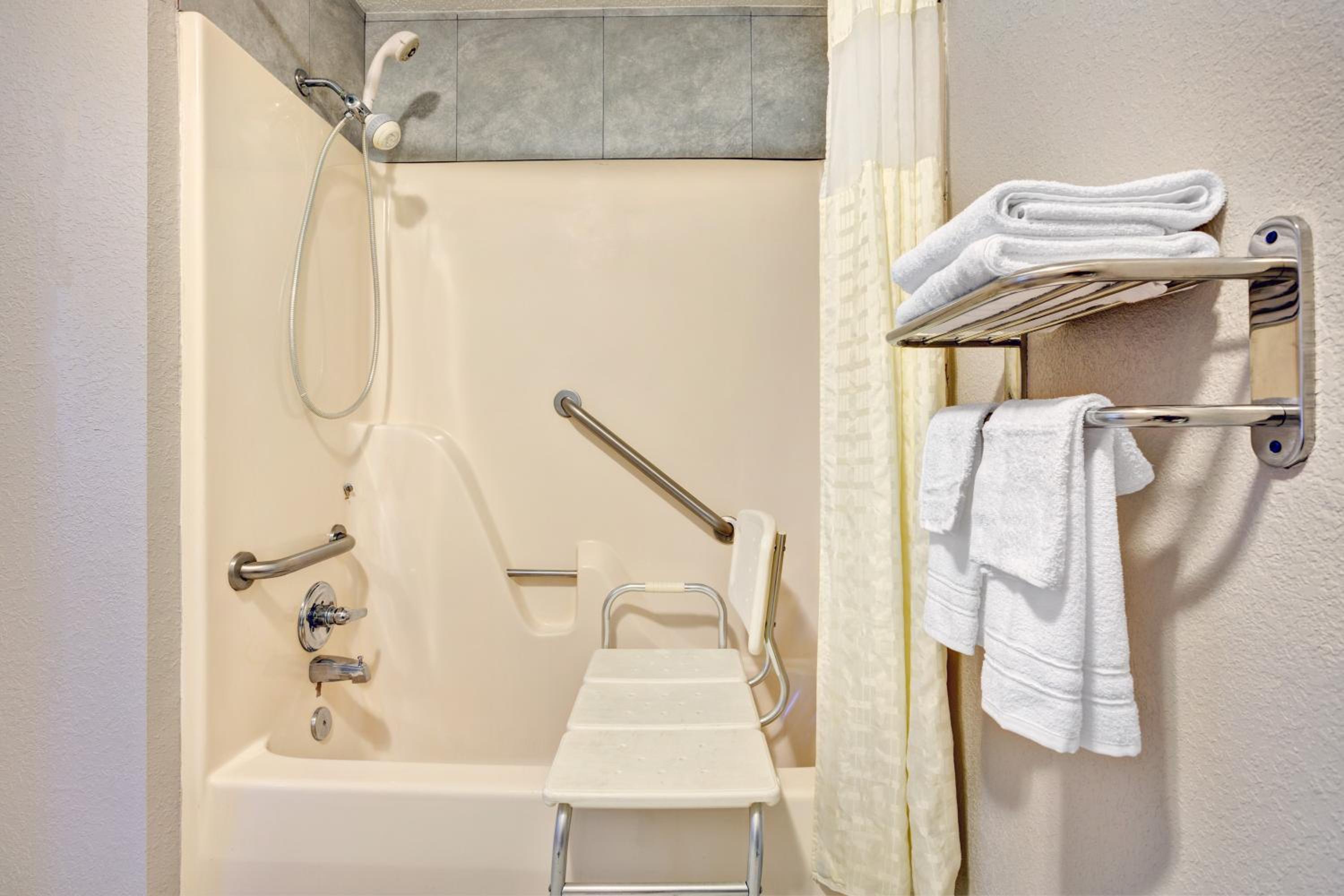 King Room - Disability Access/Non-Smoking - Photo 1
