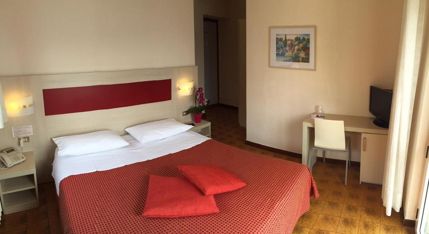Double or Twin Room with Lake View