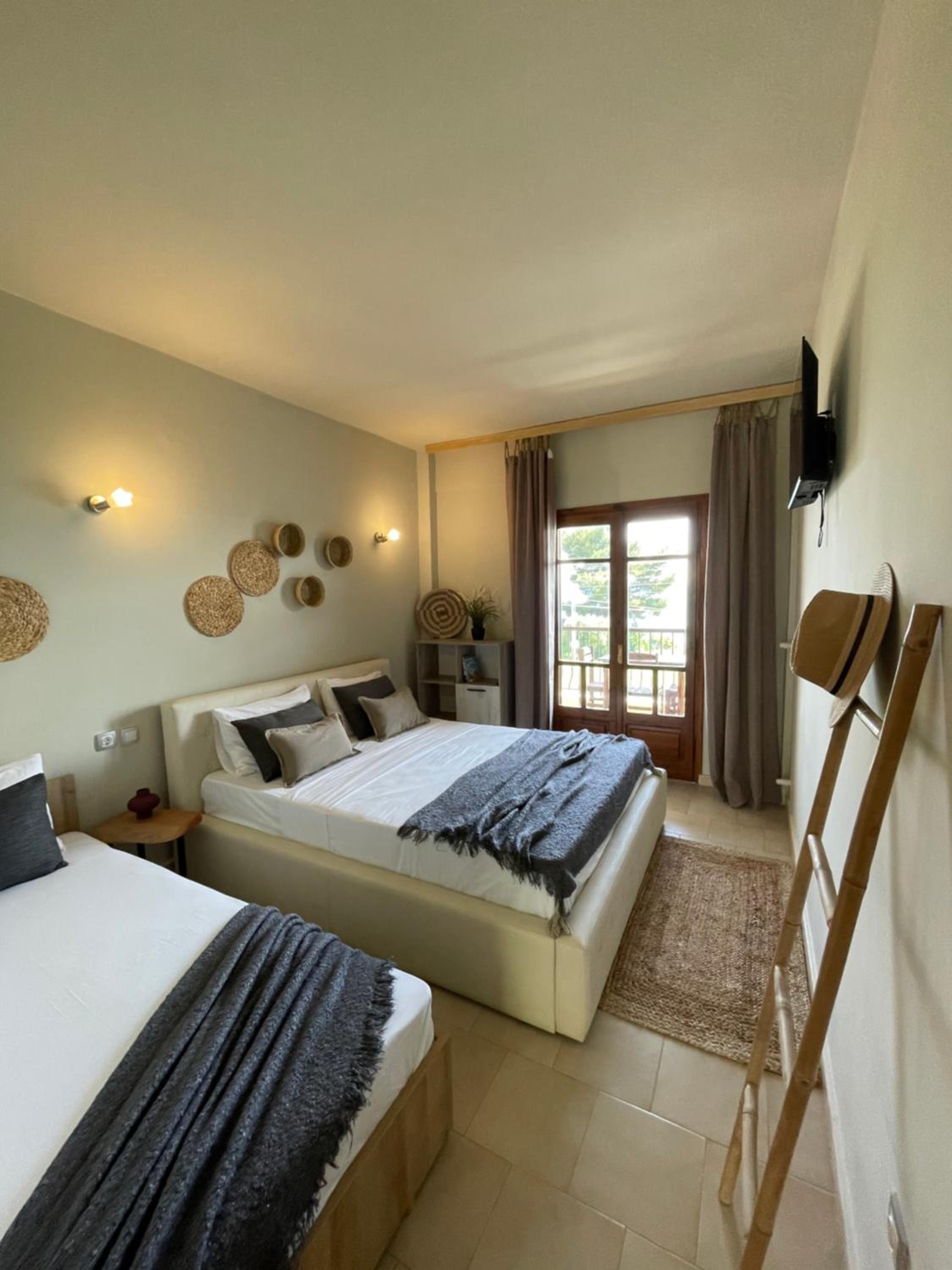 Standard Triple Room with Sea View