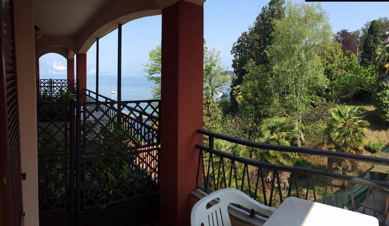 Double or Twin Room with Partial Lake View photo 2