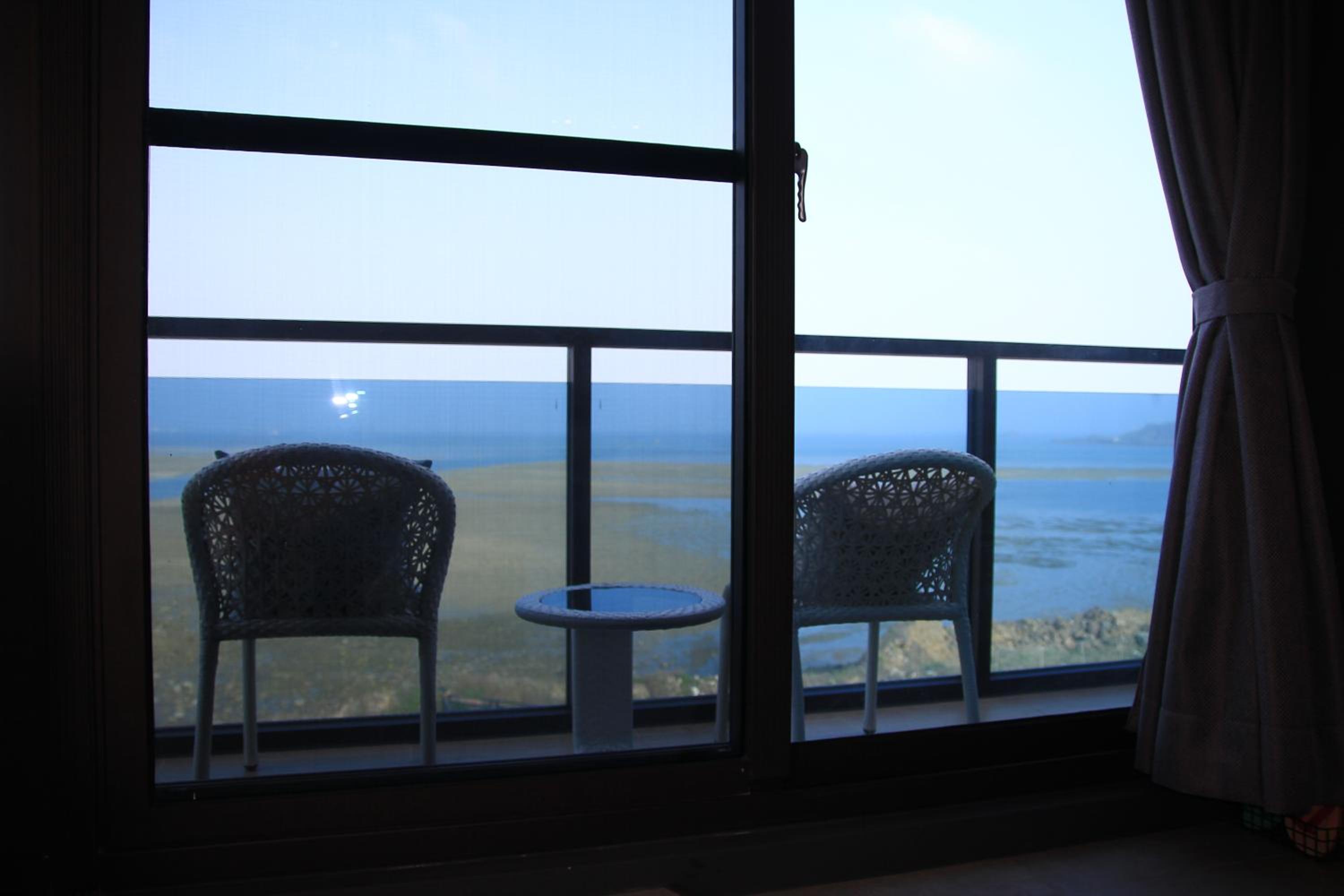 Deluxe Double Room with Balcony and Sea View photo 2