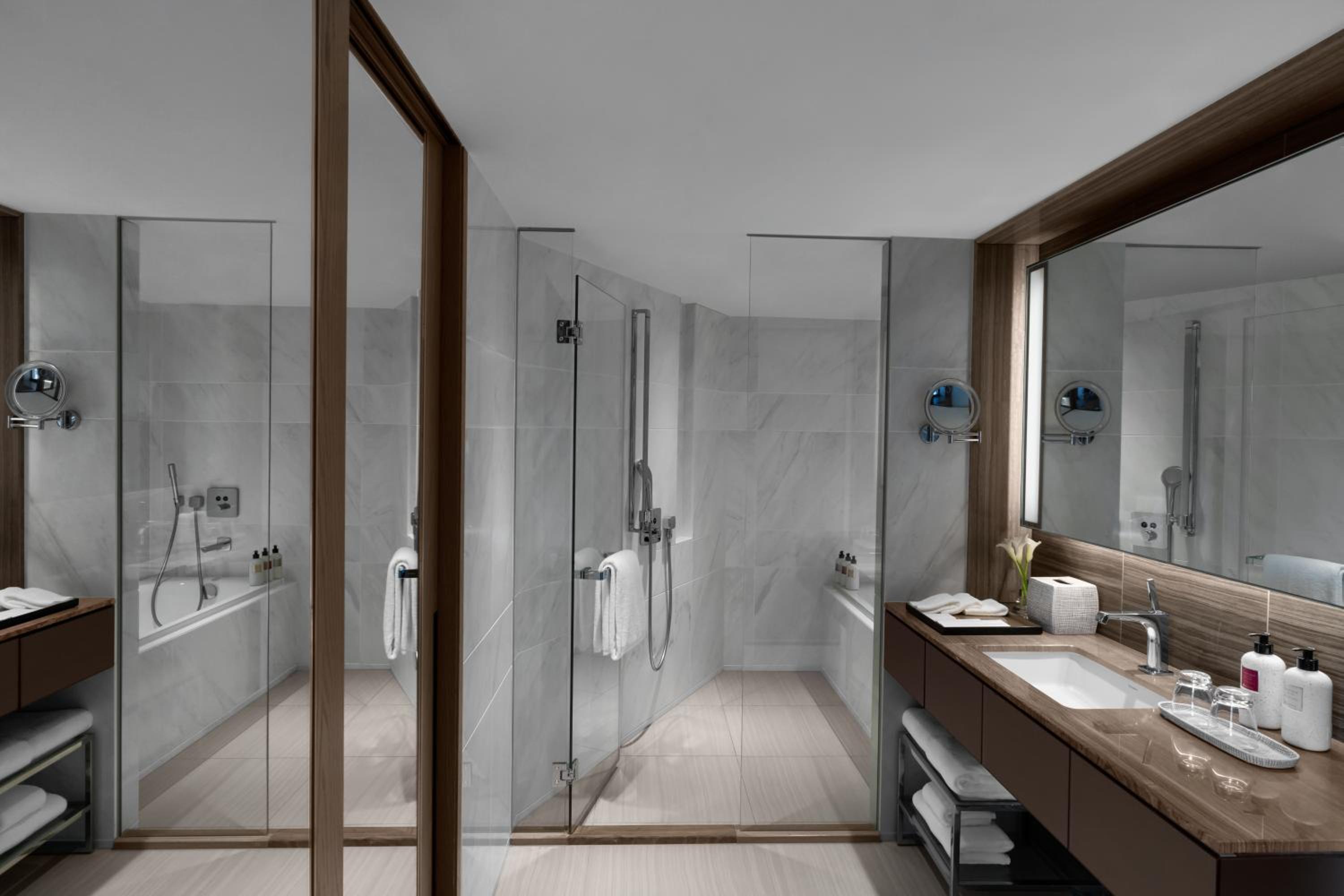 Tsuki Suite - Club Lounge Access