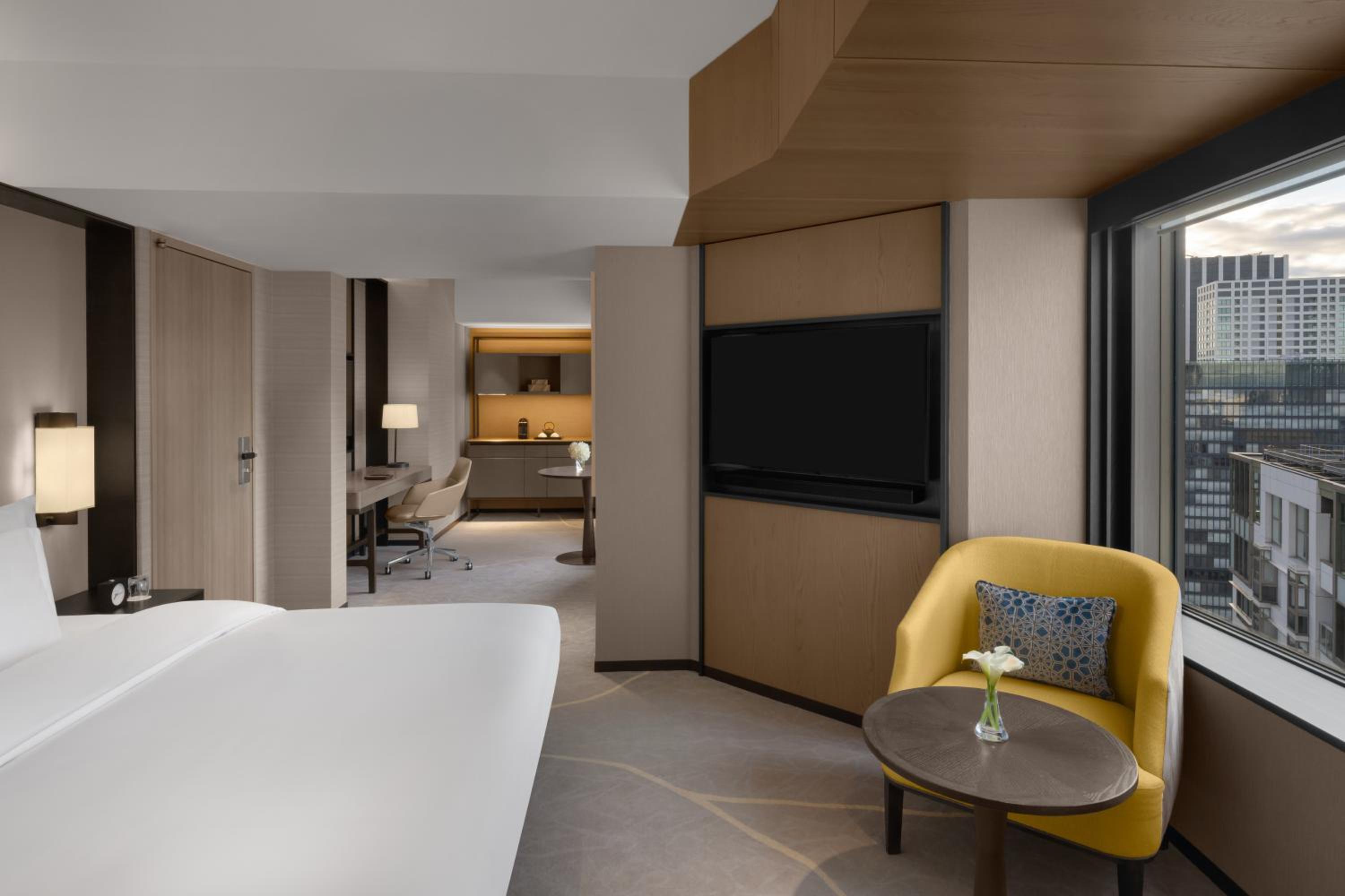 Tsuki Suite - Club Lounge Access thumbnail 6