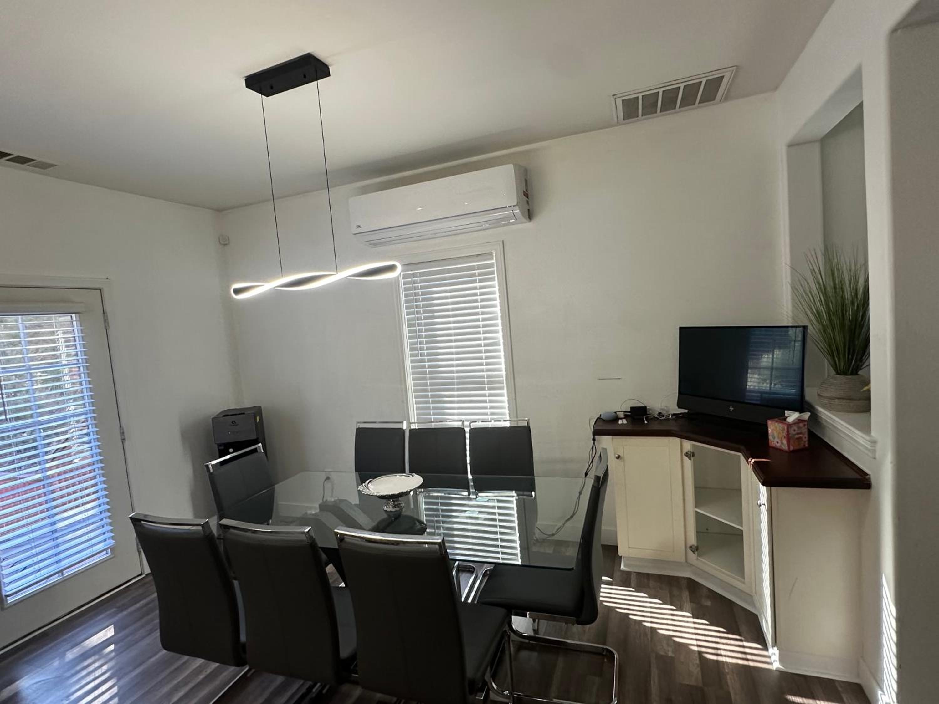 Four-Bedroom House photo 2