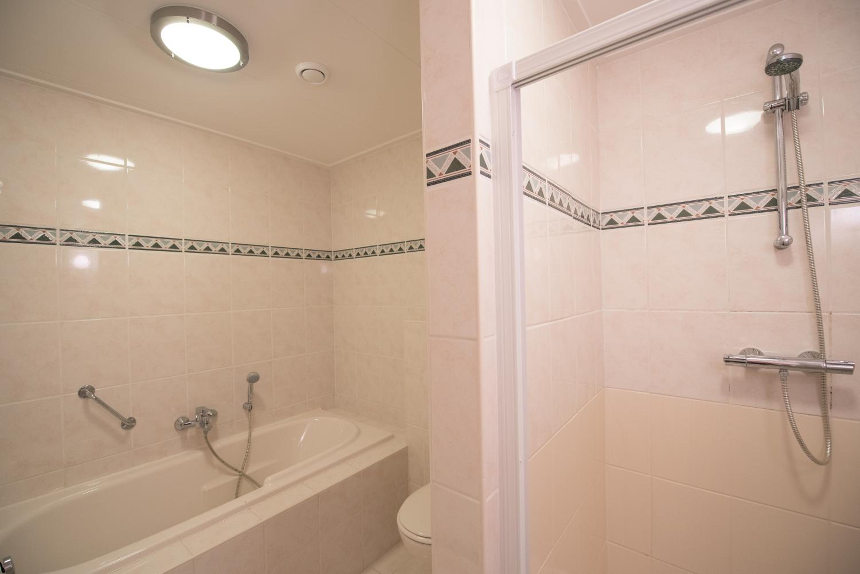 Double Room with Bath photo 3