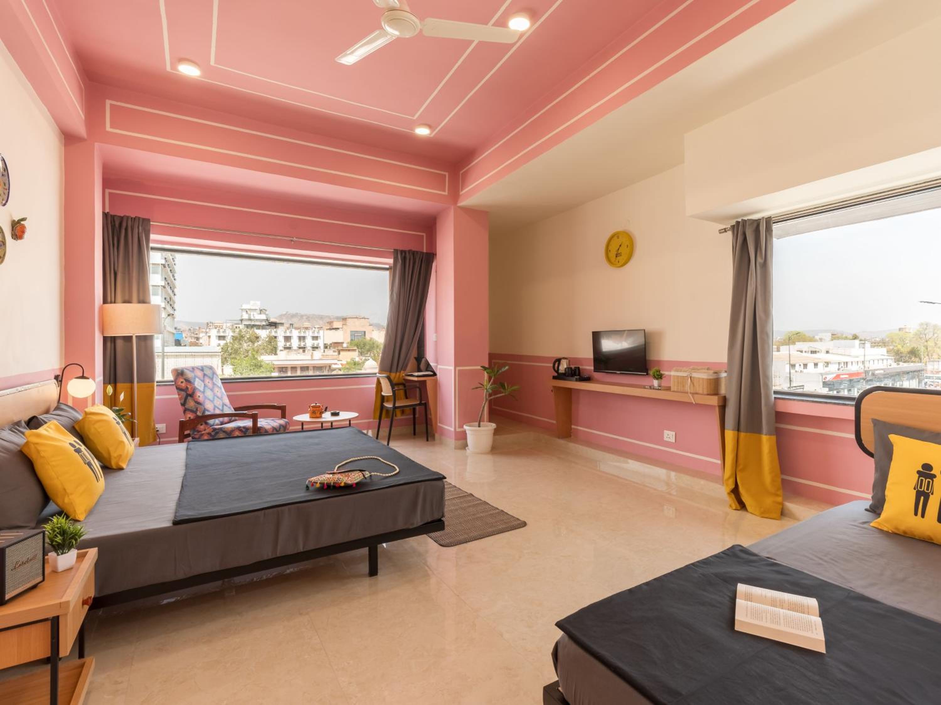 Deluxe Triple Room with Fort View - Photo 1