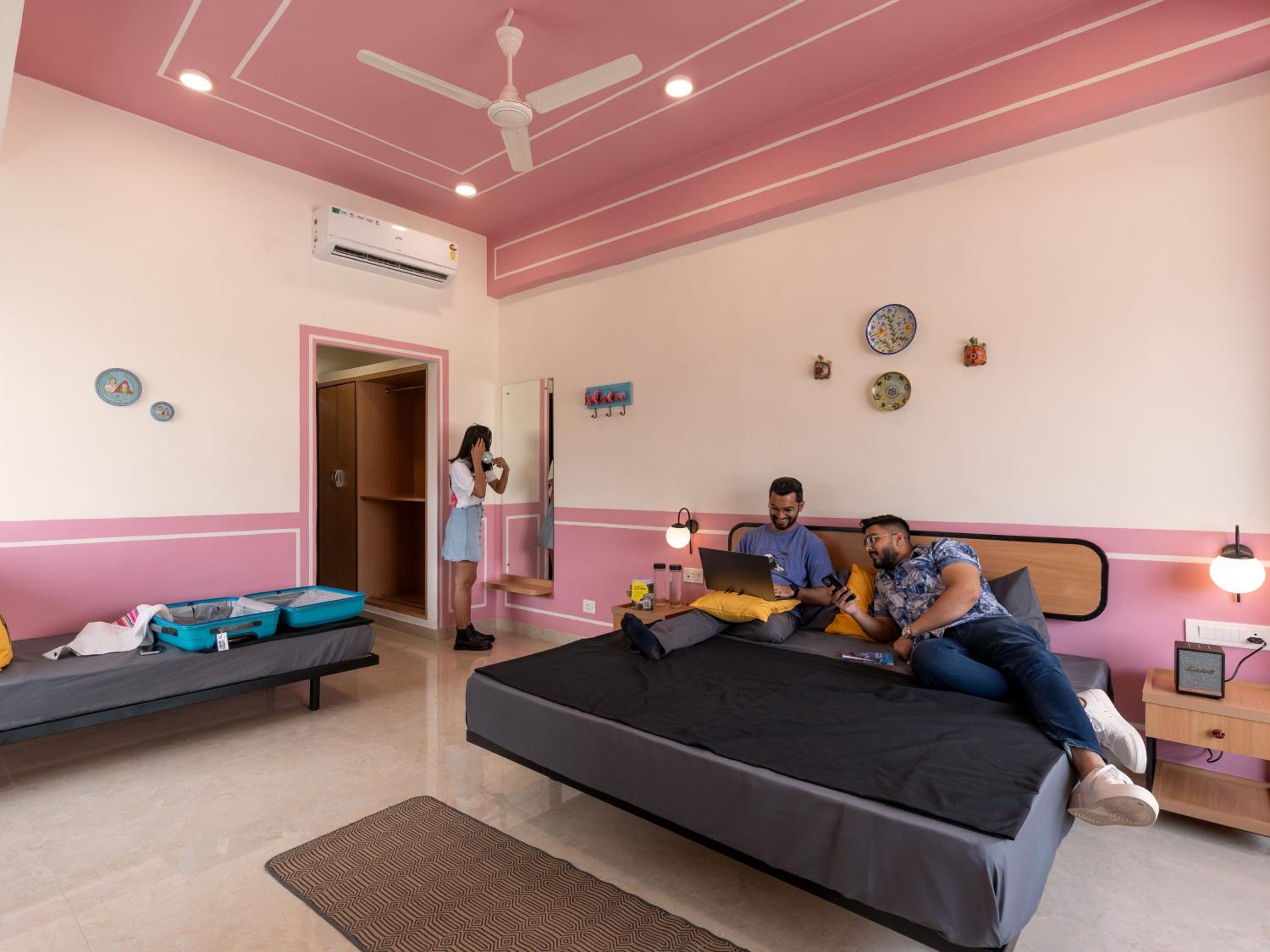 Deluxe Triple Room with Fort View - Photo 2
