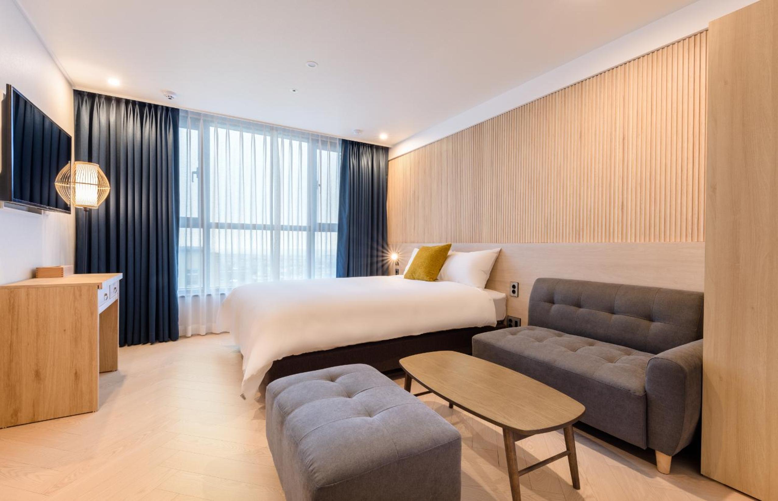 Queen Room