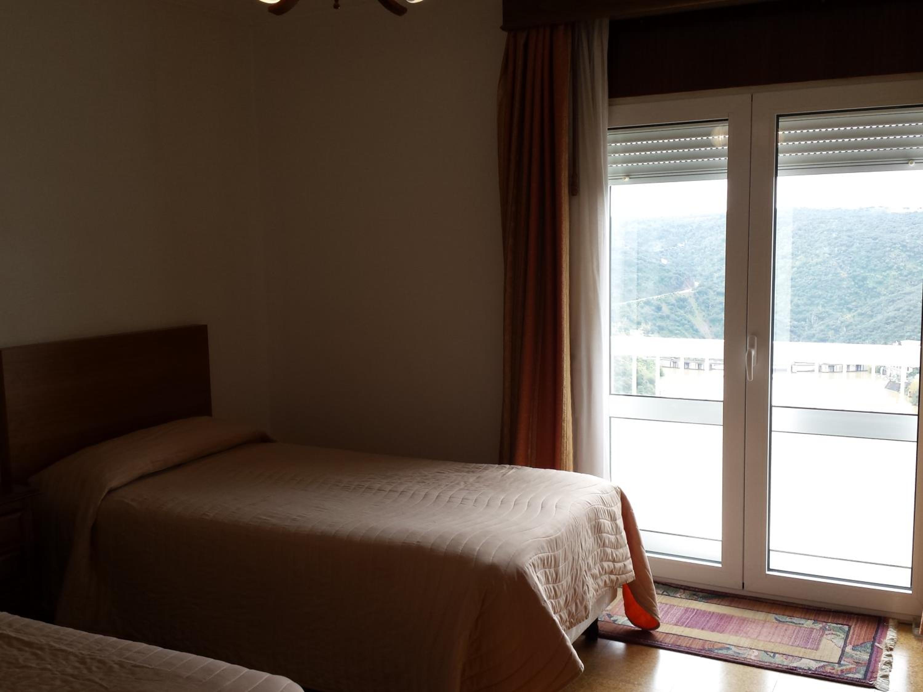 Triple Room with Lake View - Photo 7