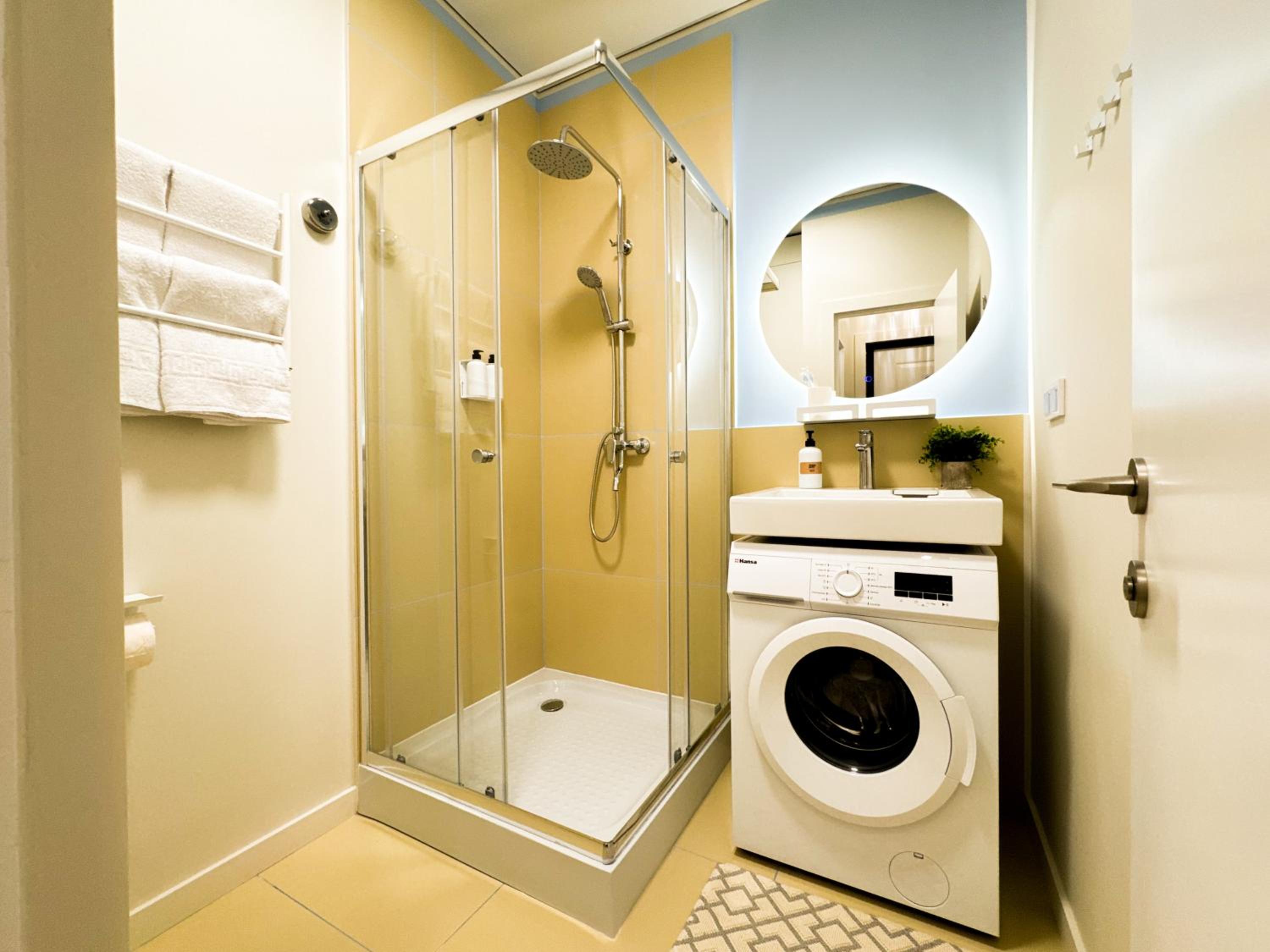 Studio Apartment with King Bed