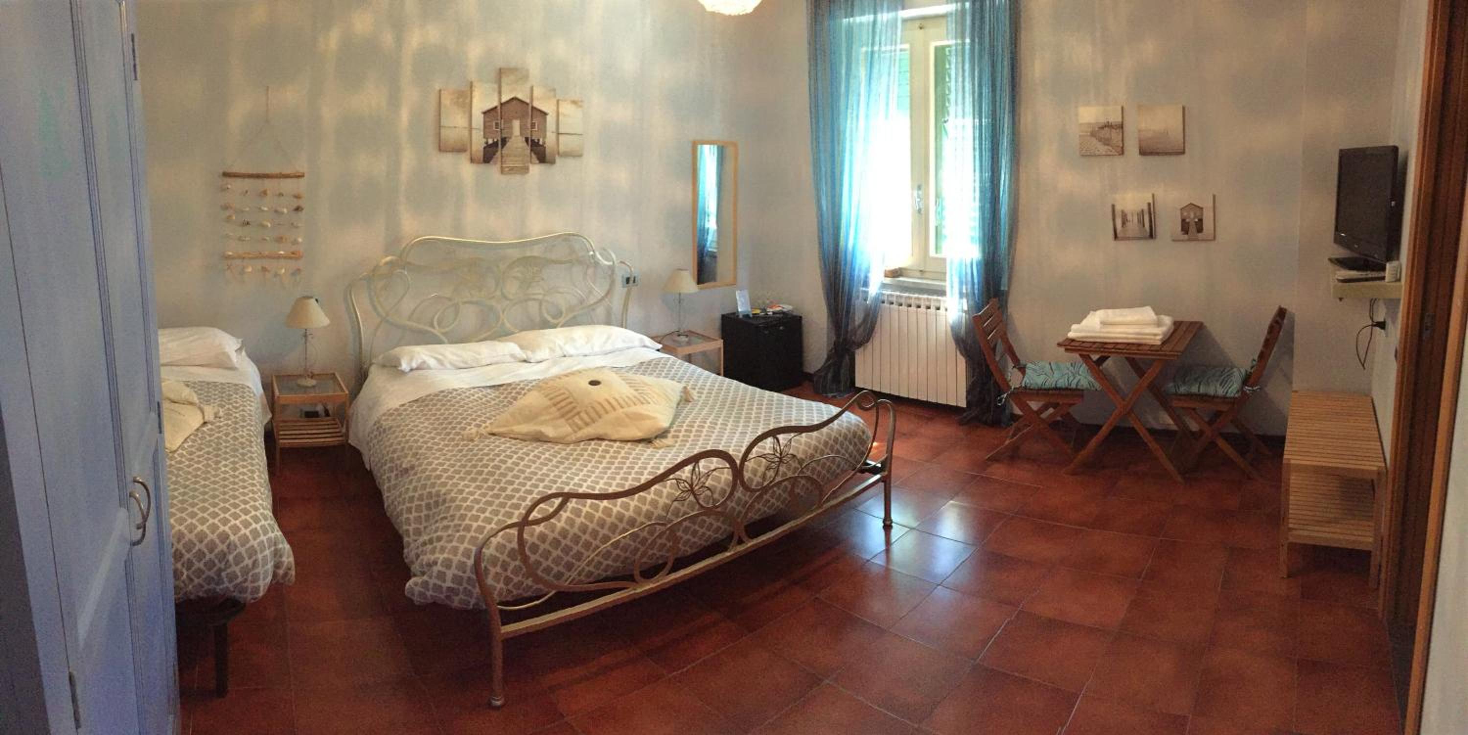 Double Room - Photo 25