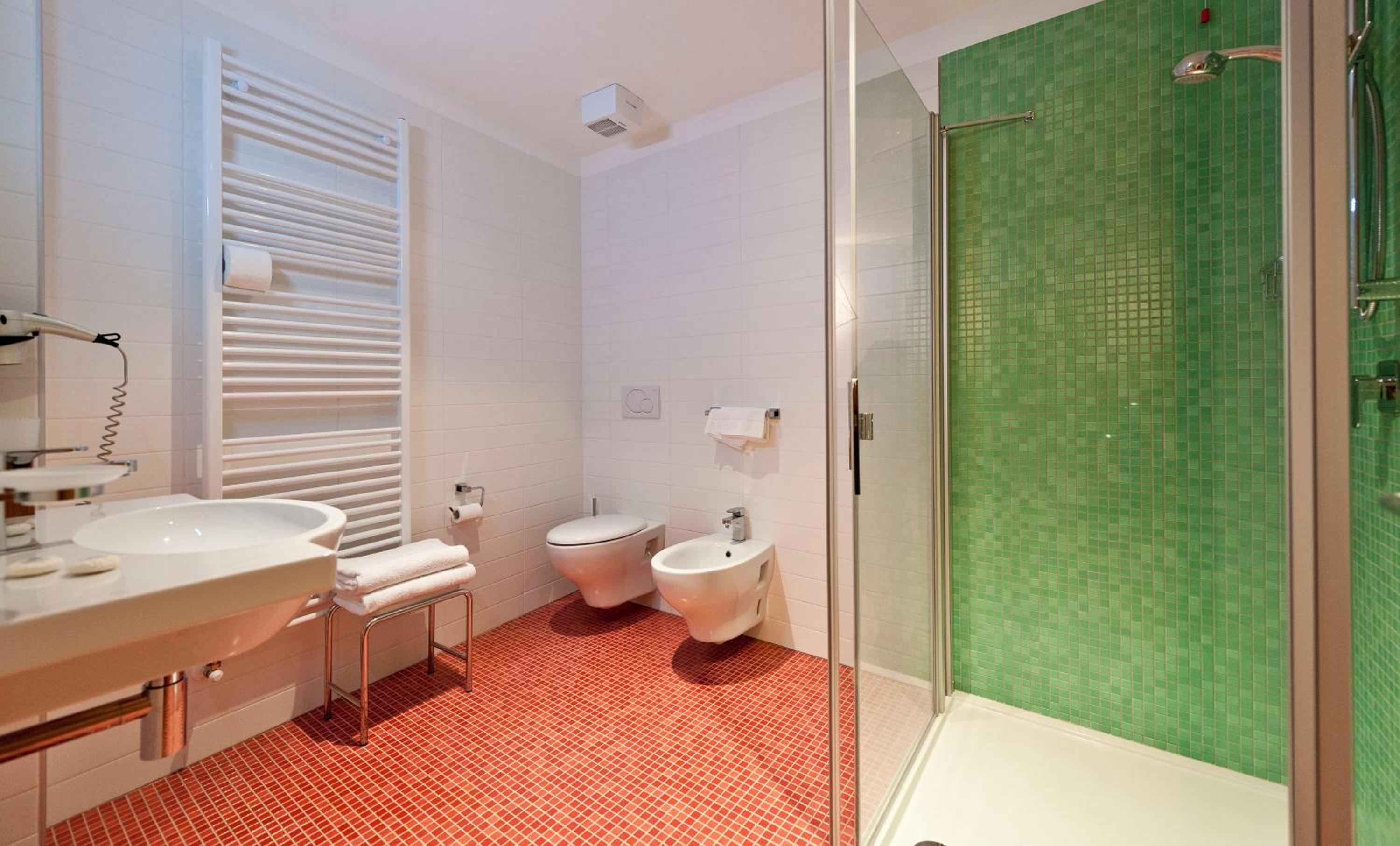 Standard Double or Twin Room - Photo 6
