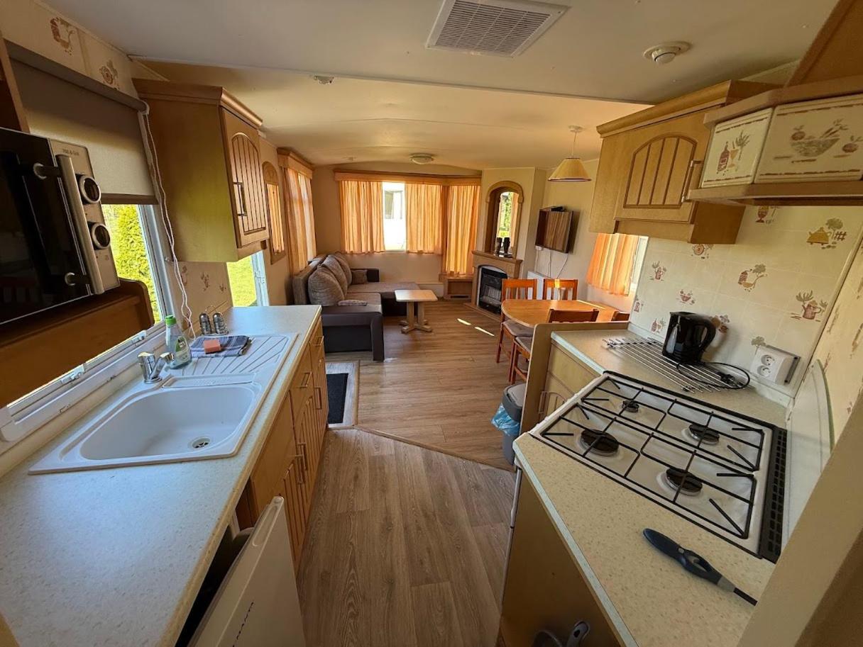Mobile Home - Photo 6