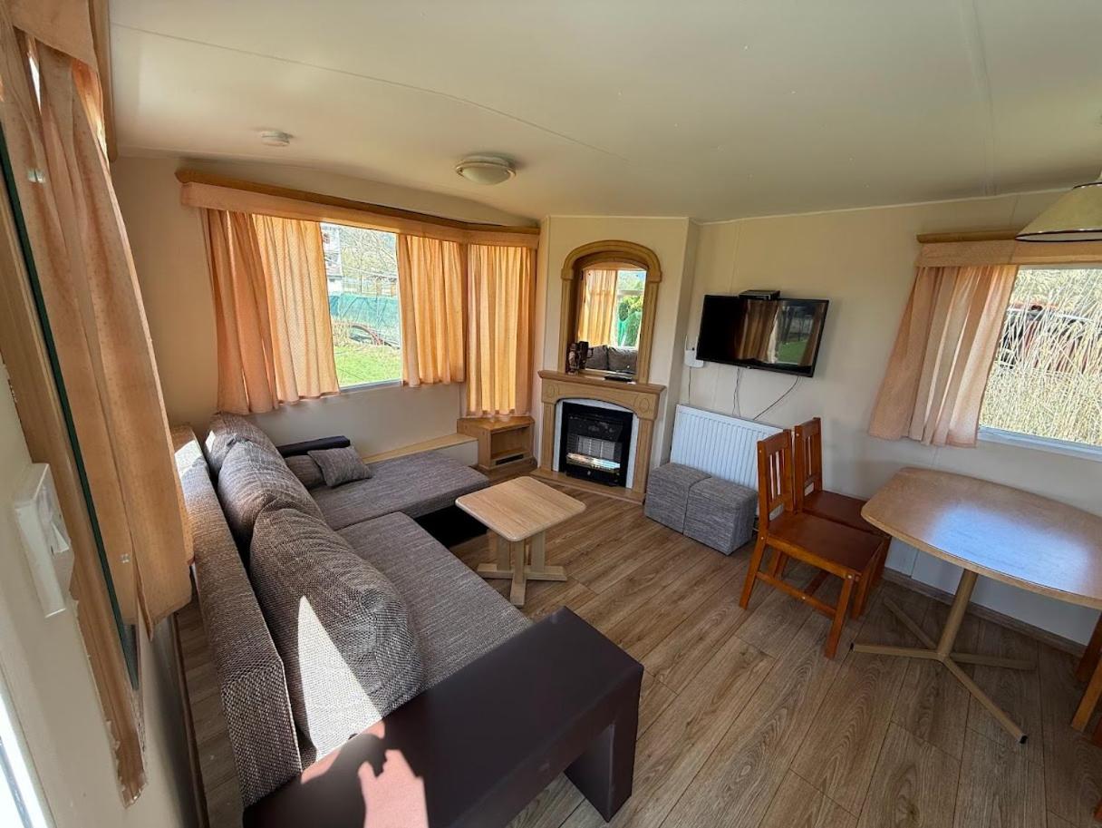 Mobile Home - Photo 7