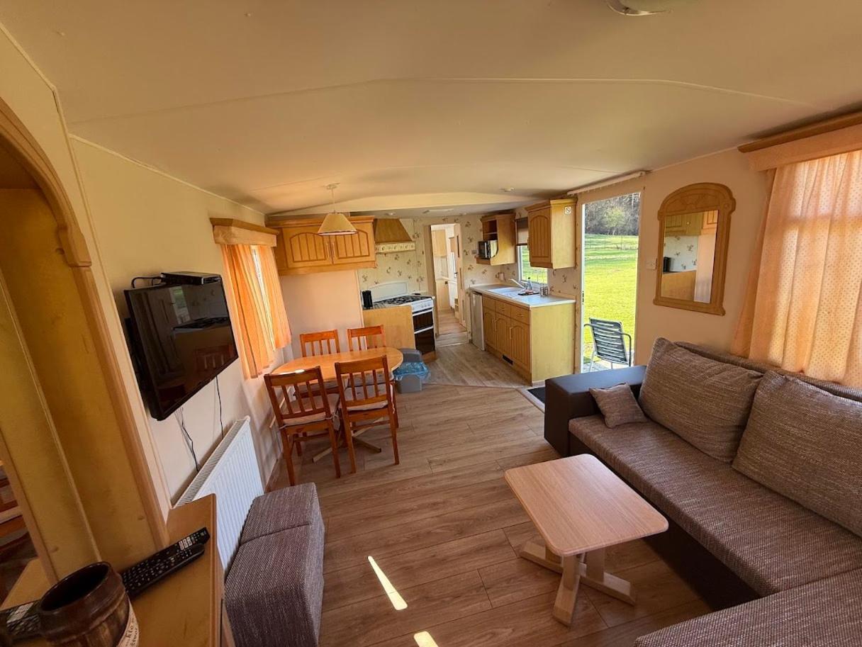 Mobile Home - Photo 5