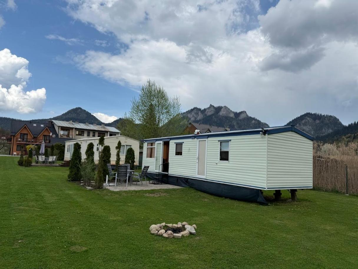 Mobile Home - Photo 2